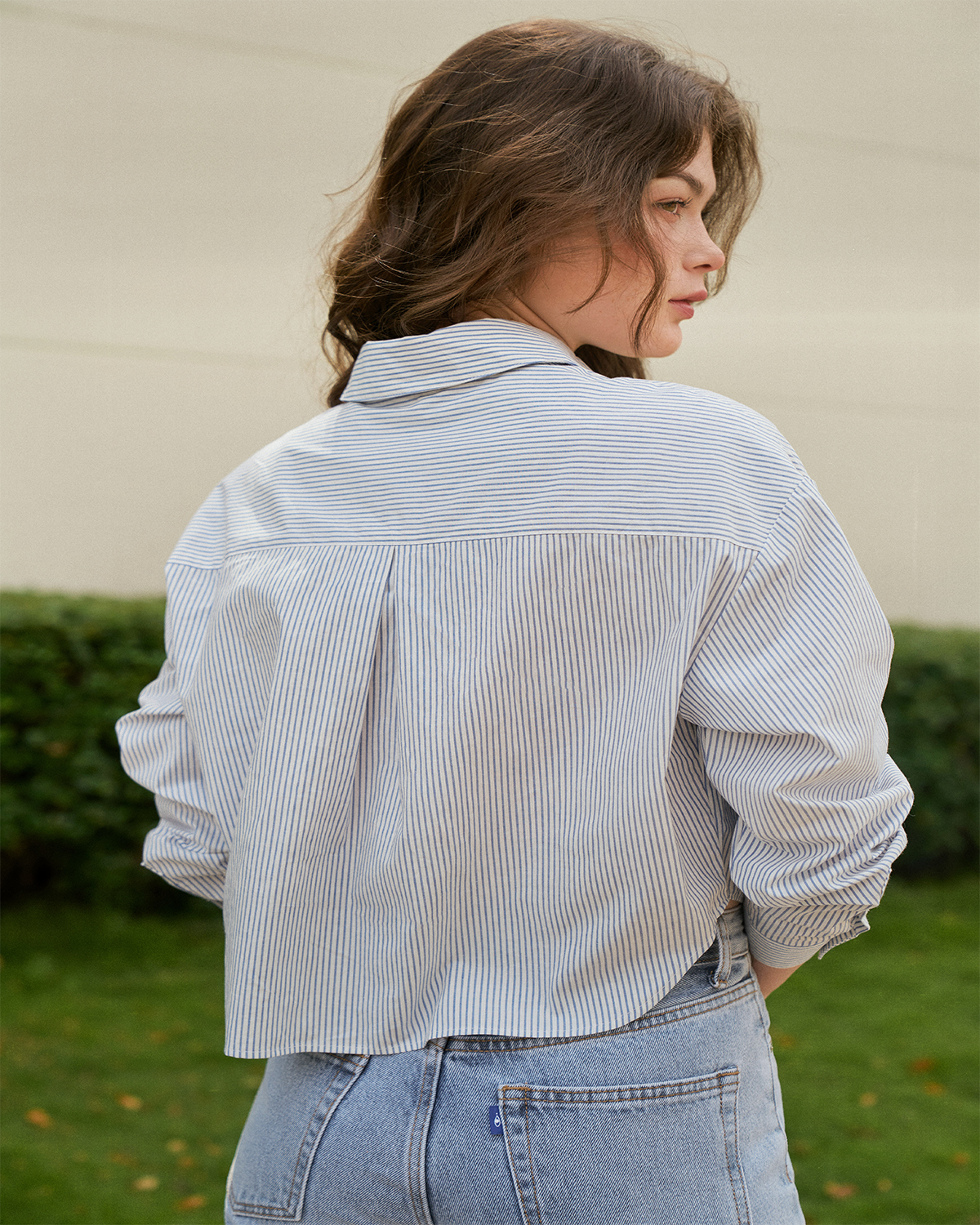  Áo Sơ Mi Nữ TheBlueTshirt Oversized Hearty Cropped Shirt - Light Blue Stripe 