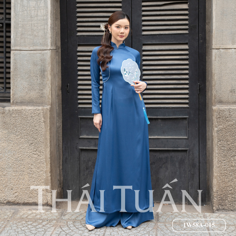 1W58A015 Bộ Áo Dài May Sẵn Vải Trơn Màu Xanh Họa Tiết Đính Hột