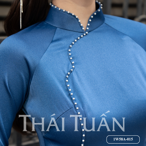 1W58A015 Bộ Áo Dài May Sẵn Vải Trơn Màu Xanh Họa Tiết Đính Hột