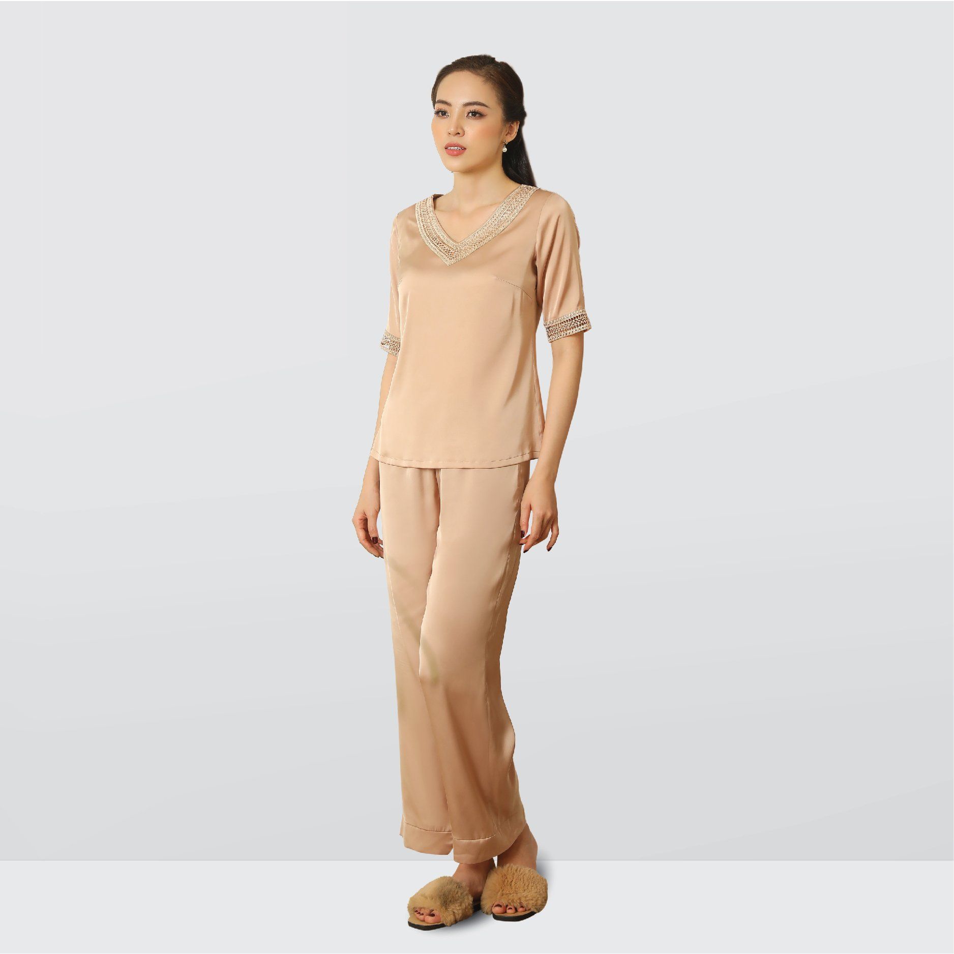 Đồ Bộ Dài Trơn Cổ Tim Màu Da 1Y14S803