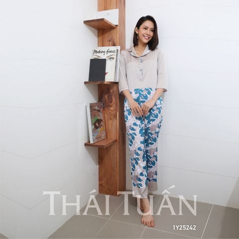 Đồ Bộ Dài Họa Tiết Hoa Lá Xanh Ghi 1Y25U242