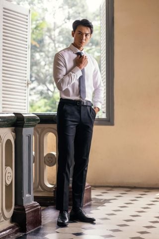 Áo Sơ Mi Nam Trơn Tay Dài Màu Trắng 1C715