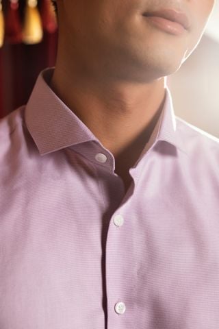 1C716 Áo Sơ Mi Nam Trơn Tay Dài Màu Hồng