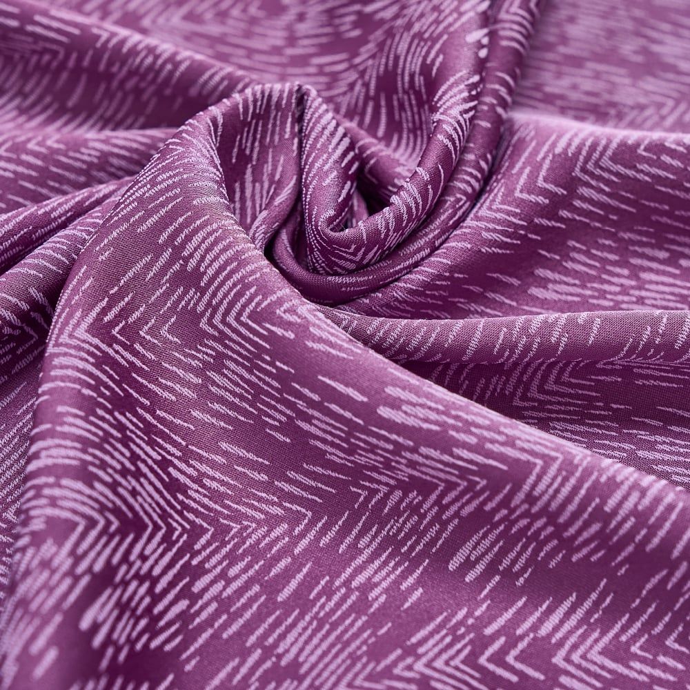DZGN001021 Gấm Họa Tiết Màu Tím Ruốc Khổ 1m15 Dài 1m1
