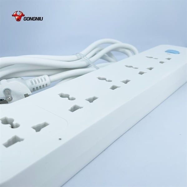 Ổ cắm đa năng 5 lỗ, 2 chấu, 1 công tắc GONEO GNVN-N1050-50 5met