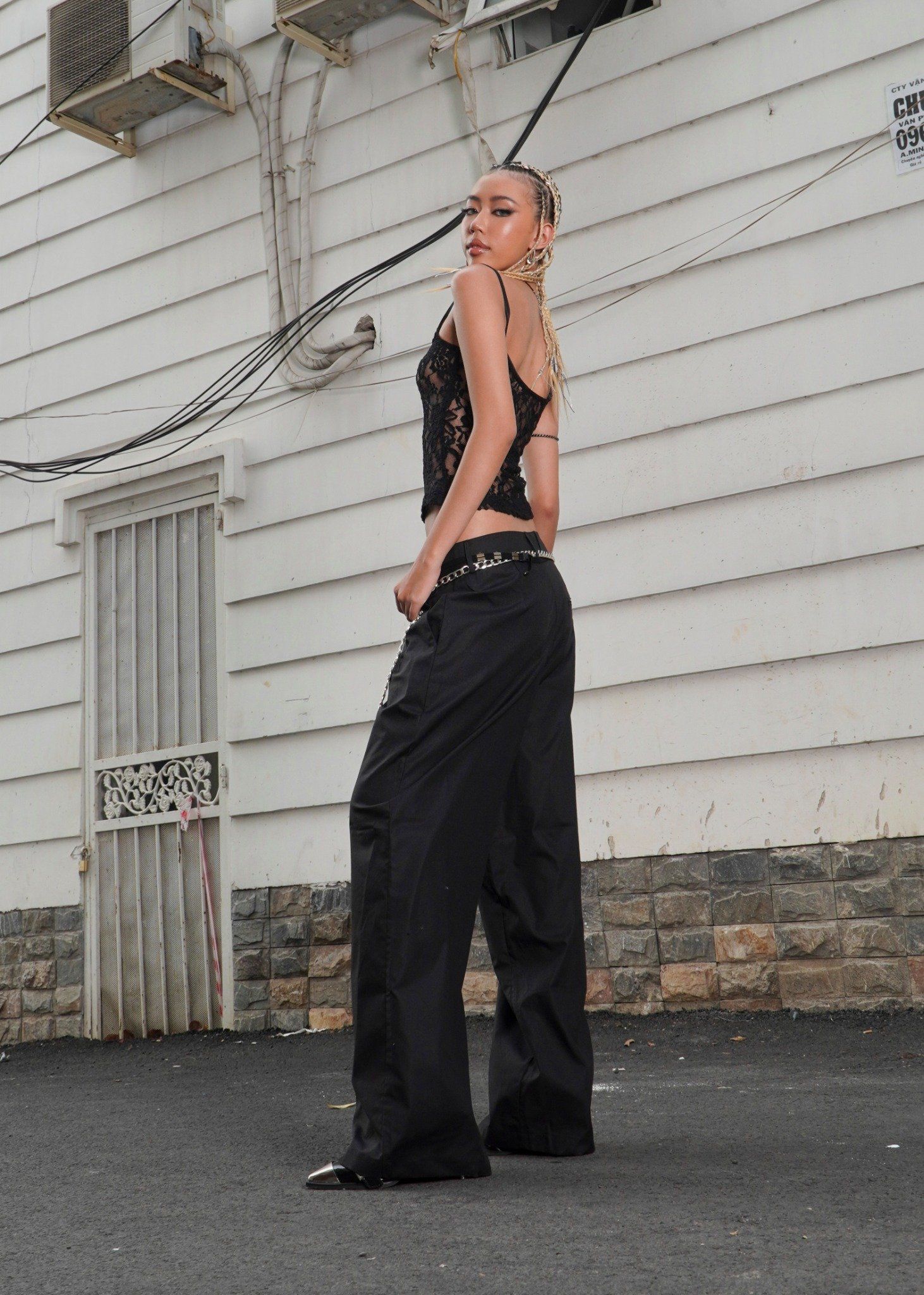 Loose Waisted Pleated Trouser