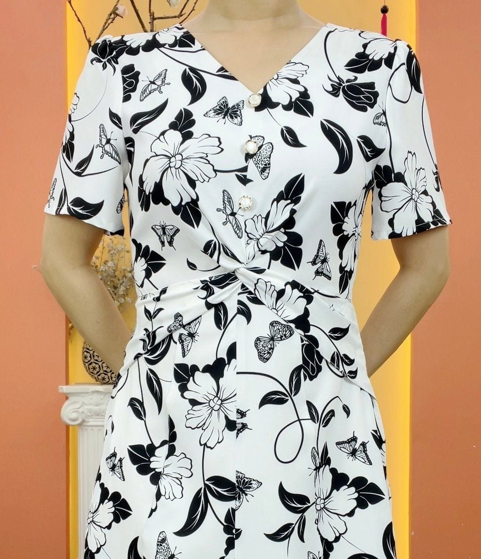 Đầm xòe - Cổ tim tay ngắn kết nút - CV - Trắng hoa đen - TTV1889