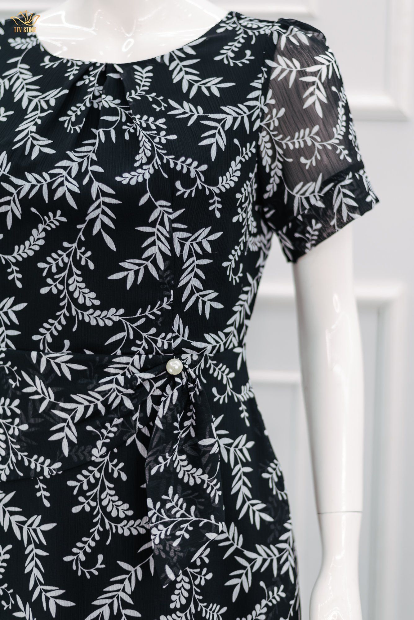 Đầm xòe - Cổ tròn tay ngắn - AH - Đen hoa trắng - TTV1407