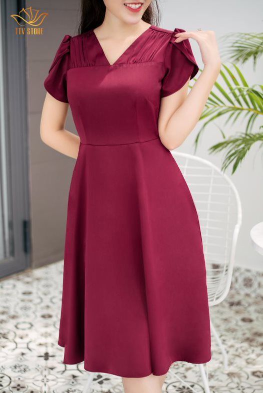 Đầm cổ tim đẹp quyến rũ lên ngôi trong dịp hè  Neva  Thời Trang NEVA   Luôn Đón Đầu Xu Hướng