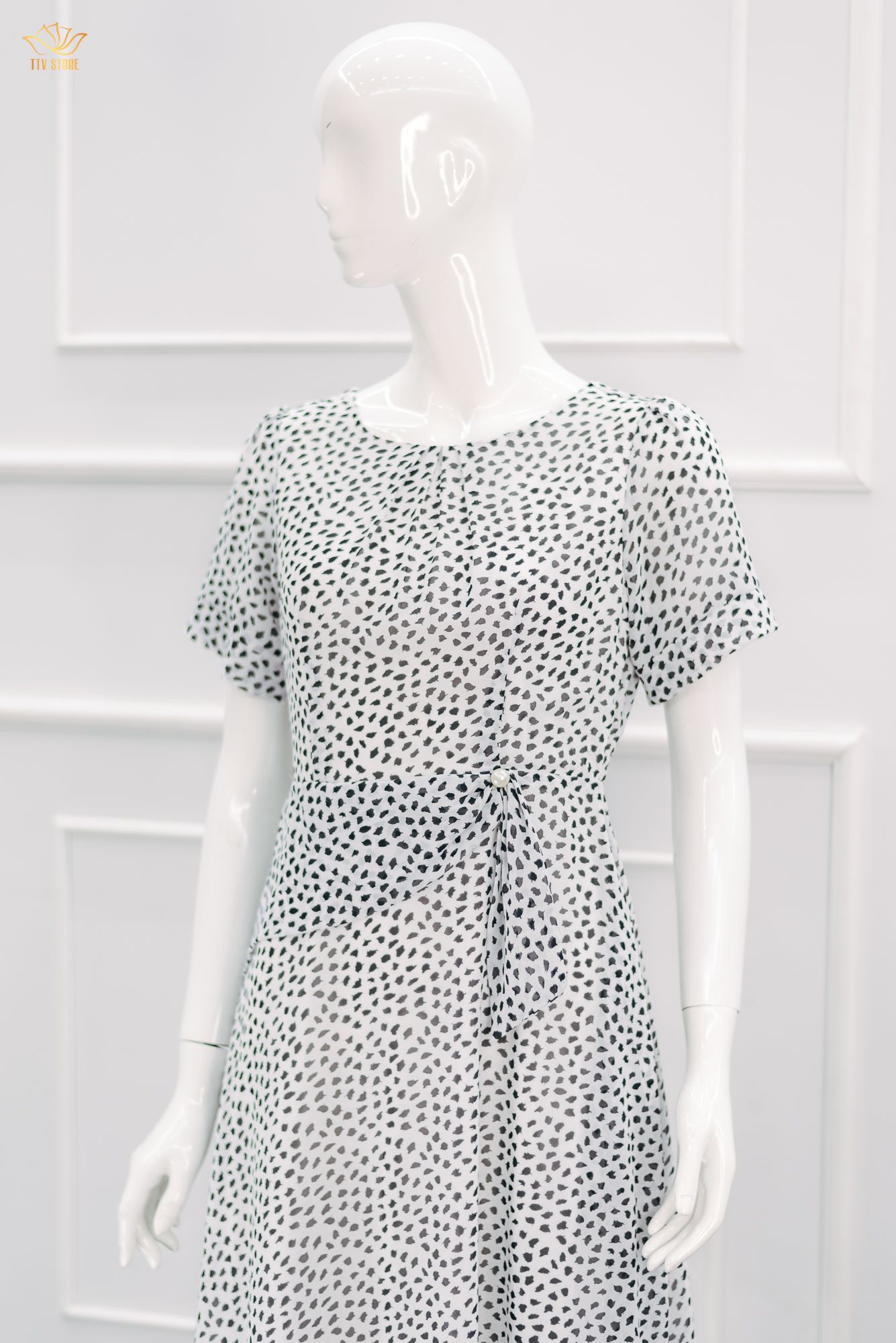 Đầm xòe - Cổ tròn tay ngắn - AH - Trắng chấm đen - TTV1408
