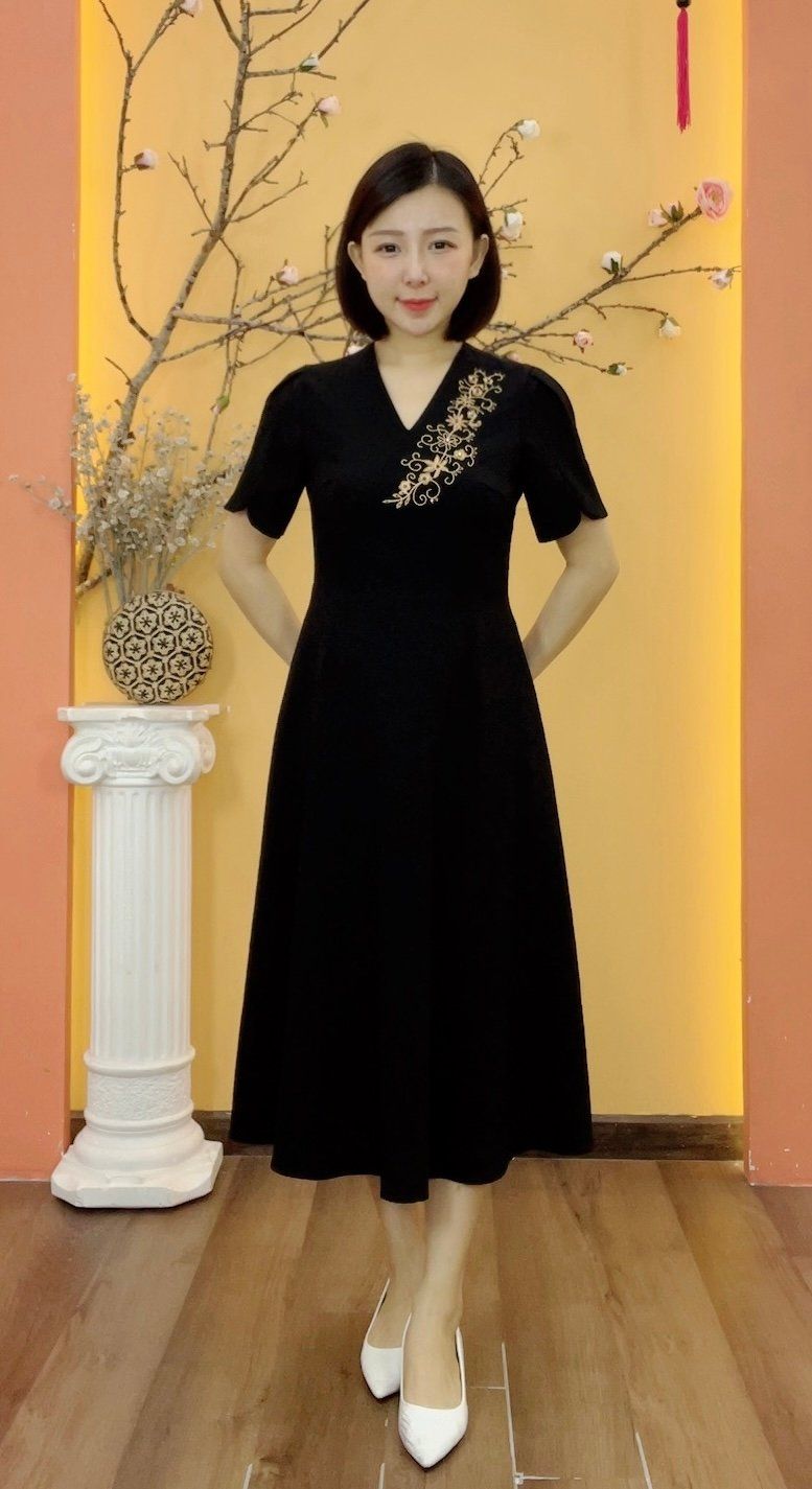 Đầm xòe - Cổ tim thêu hoa tay ngắn - CT - Đen - TTV1893
