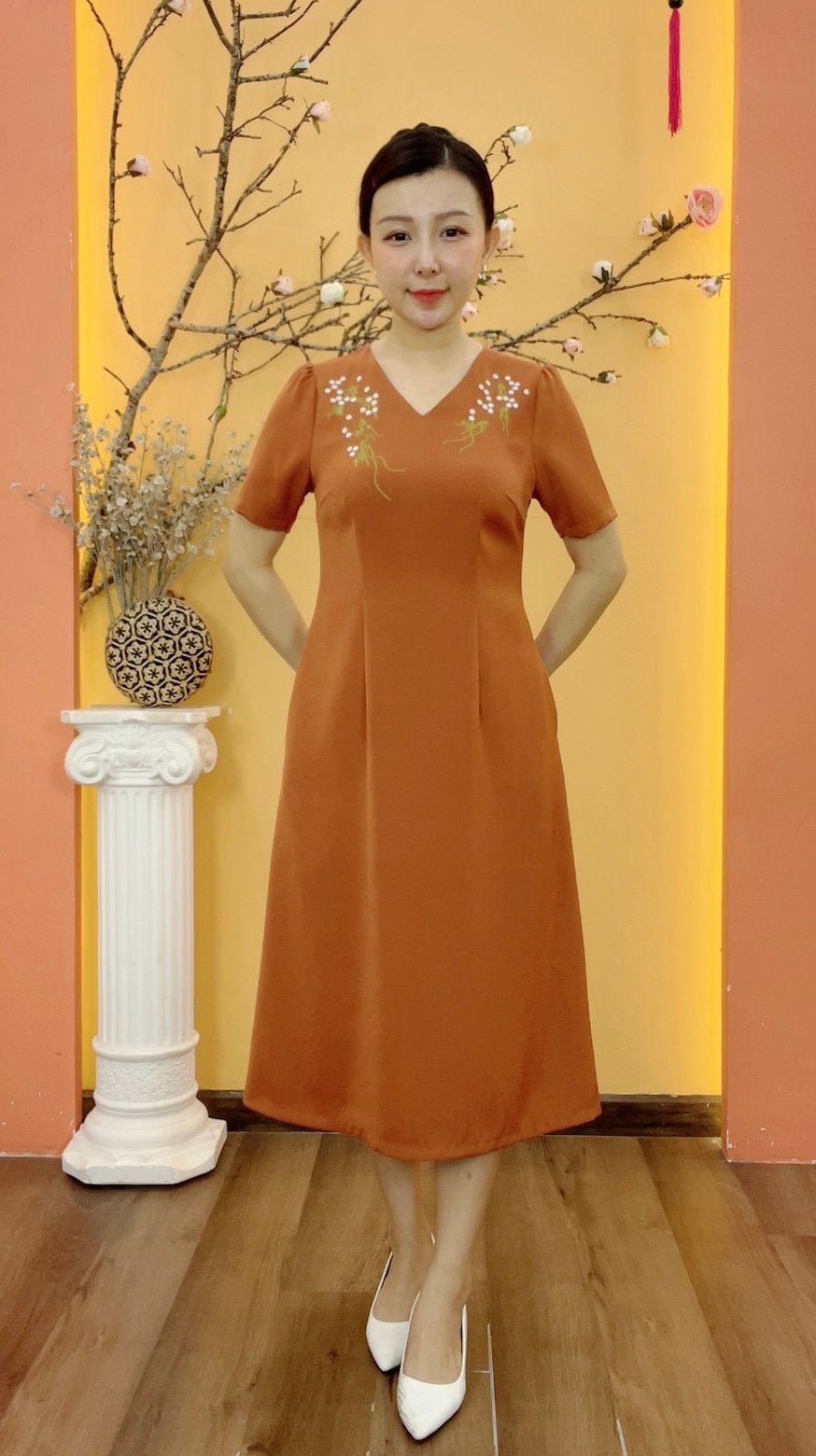 Đầm suông - Cổ tim thêu hoa tay ngắn - CD - Cam đất - TTV1906
