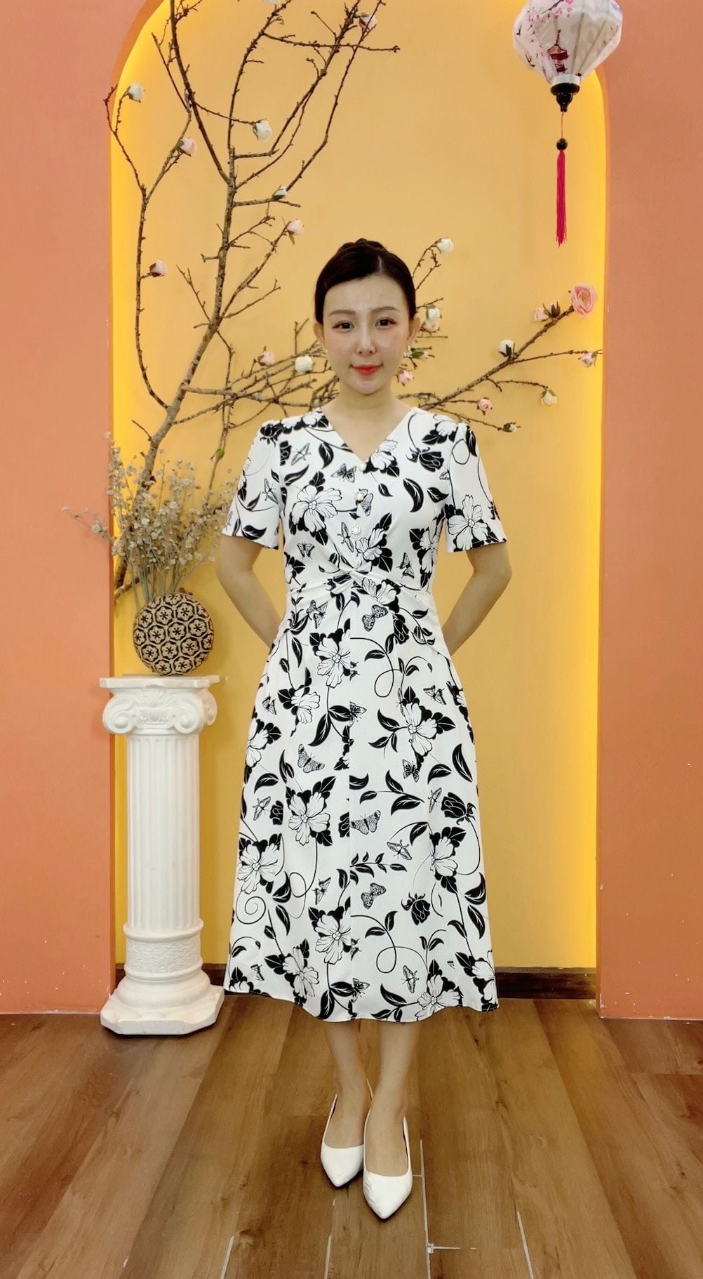 Đầm xòe - Cổ tim tay ngắn kết nút - CV - Trắng hoa đen - TTV1889