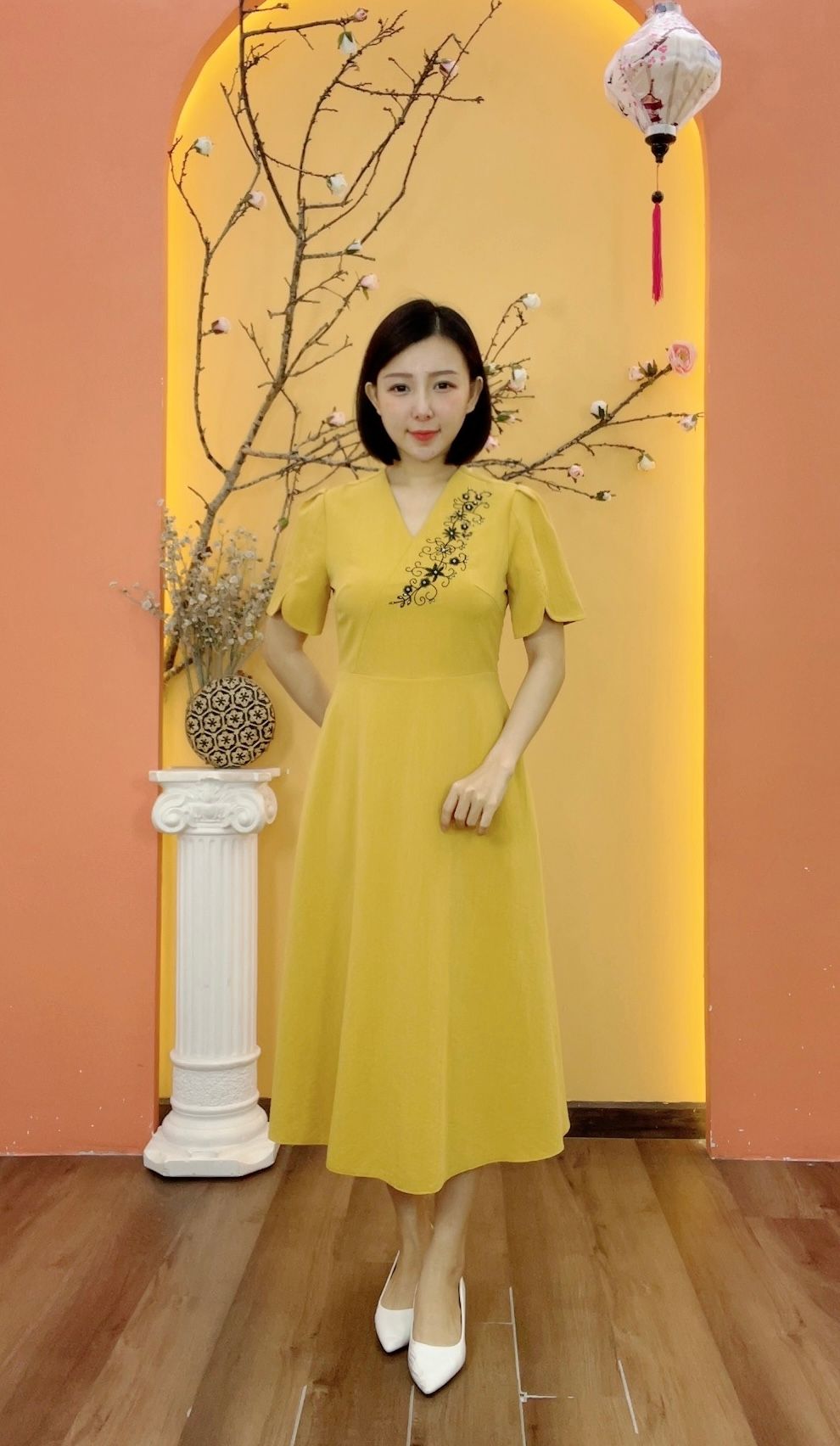 Đầm xòe - Cổ tim thêu hoa tay ngắn - CT - Vàng - TTV1893