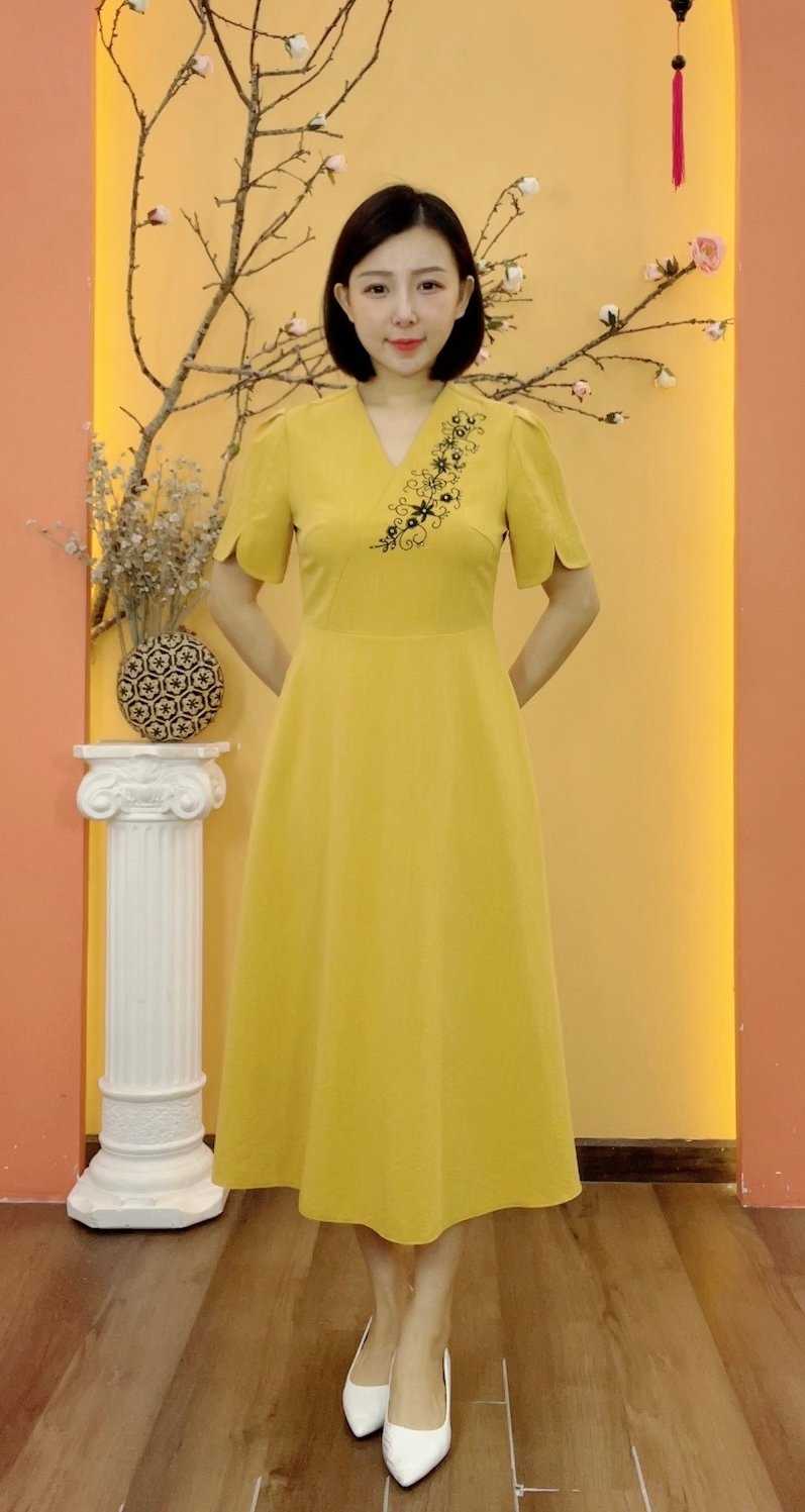 Đầm xòe - Cổ tim thêu hoa tay ngắn - CT - Vàng - TTV1893