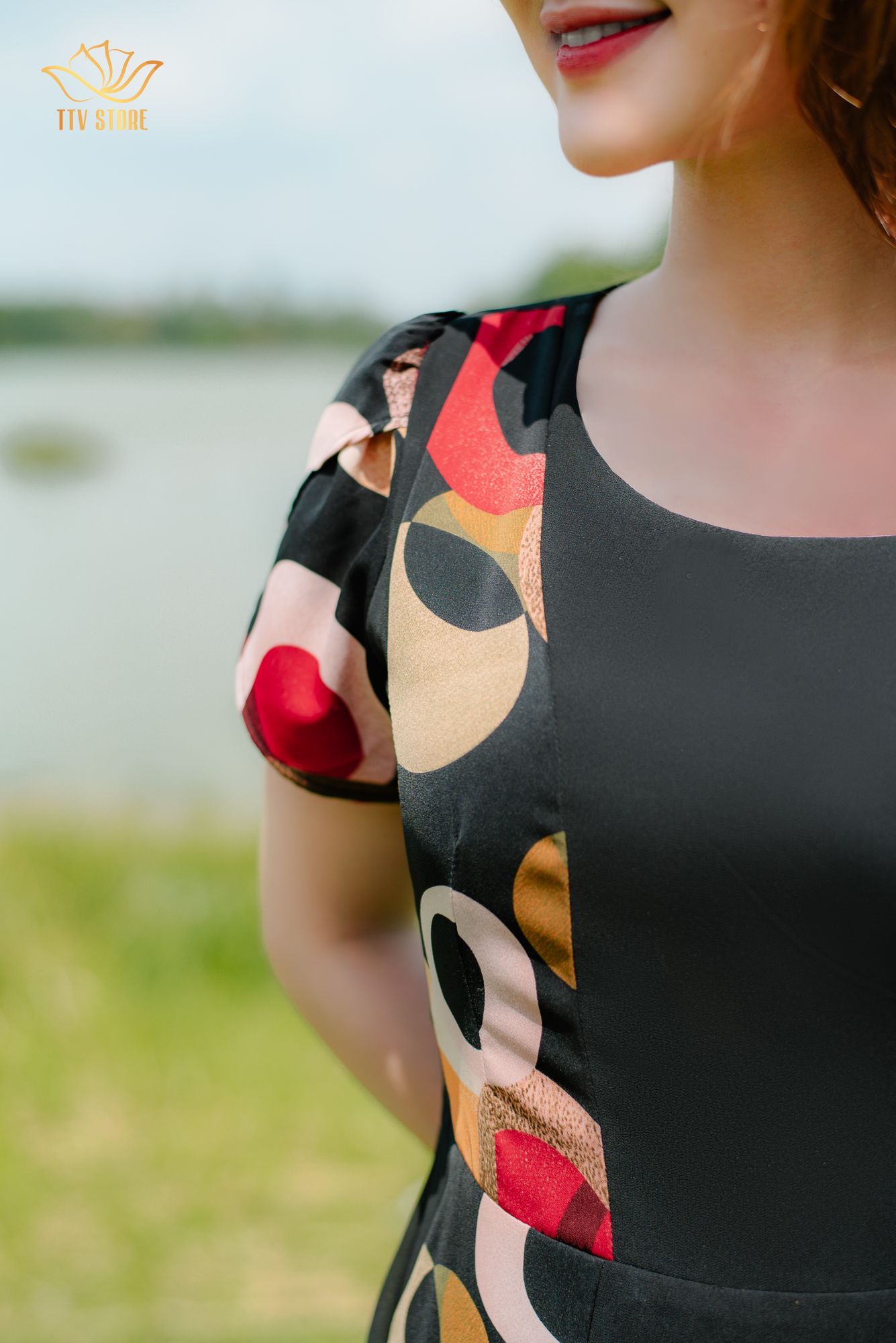 Đầm xòe - Cổ tròn tay búp - AH - Đen họa tiết - TTV1387