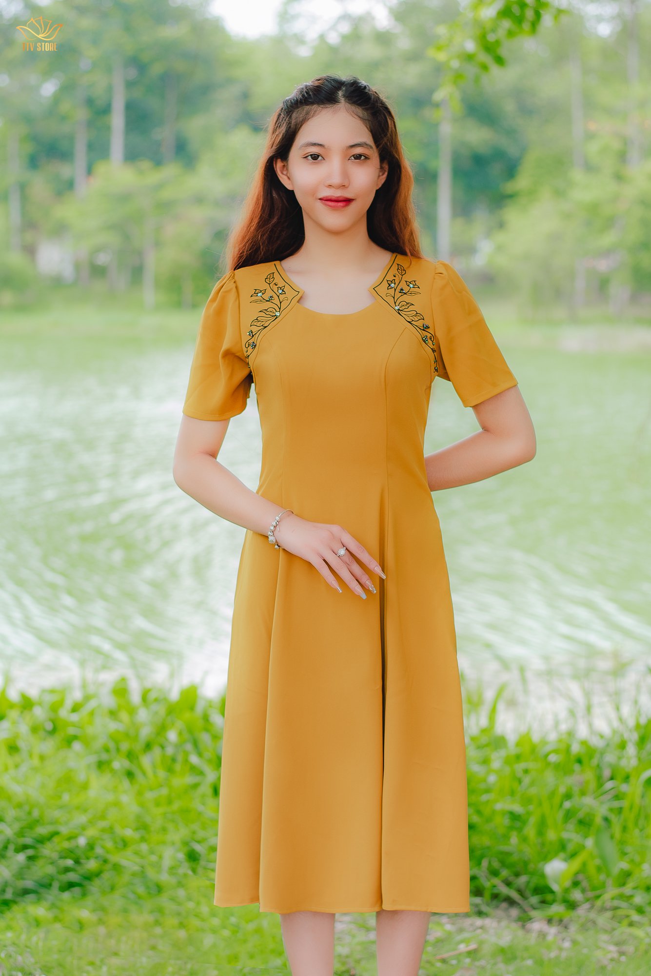 Đầm xòe - Cổ tròn tay ngắn thêu hoa - CV - Vàng nghệ  - TTV1393