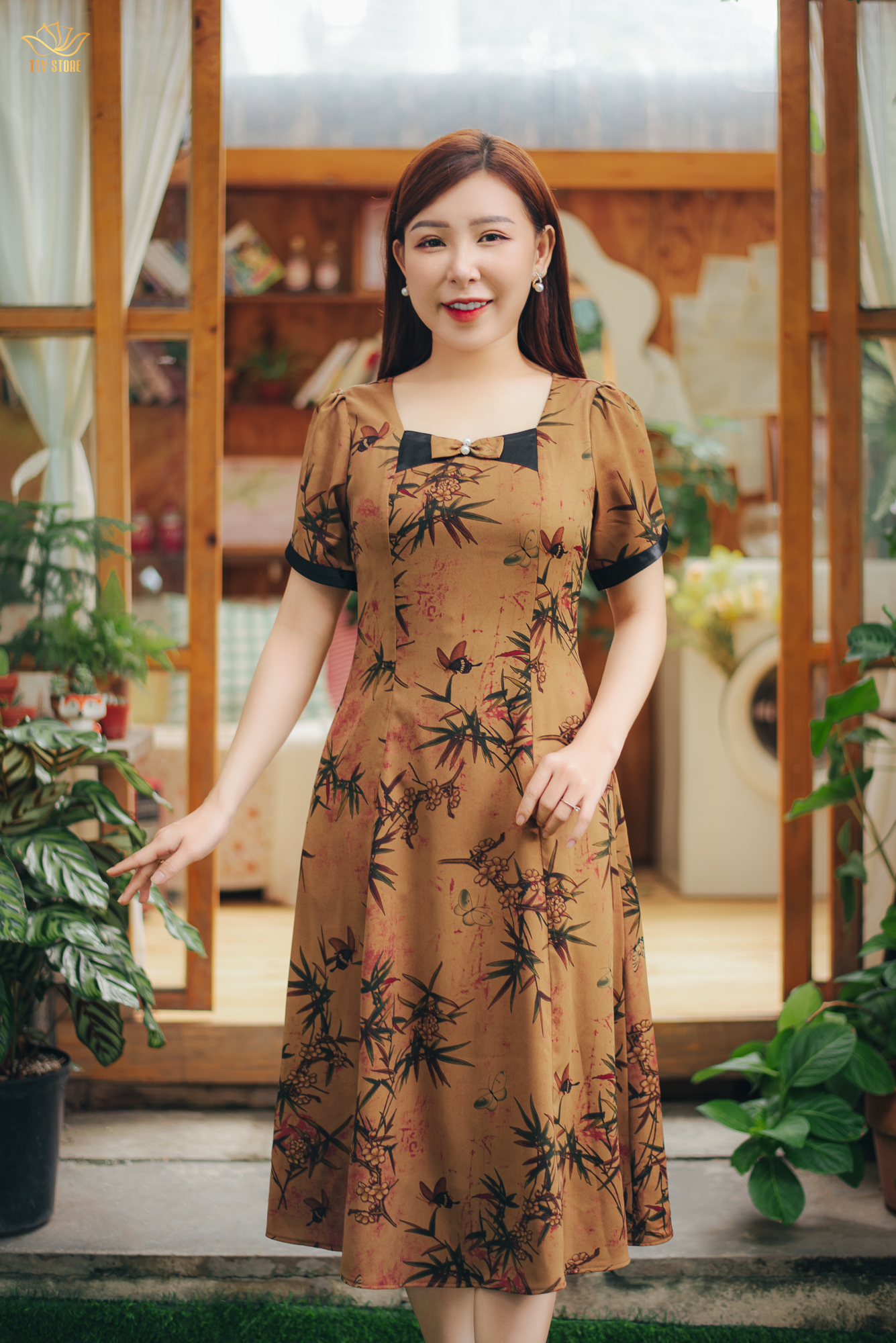Đầm xòe 8 mảnh - Cổ vuông tim nơ kết ngọc tay ngắn - AH - Nâu họa tiết - TTV1618