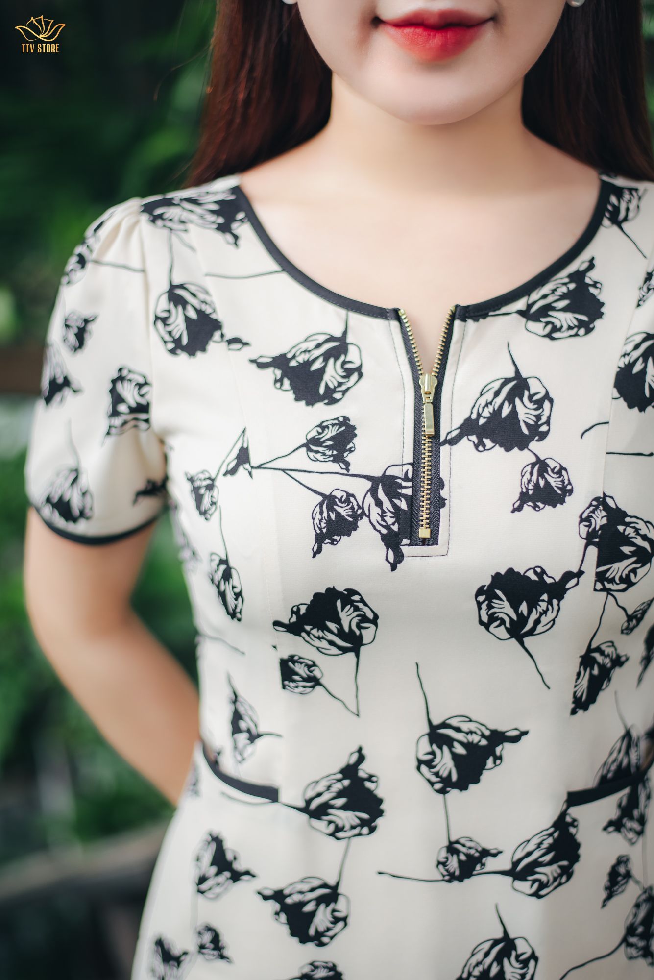 Đầm suông - Cổ tròn tay ngắn - CV - Trắng hoa đen - TTV1620