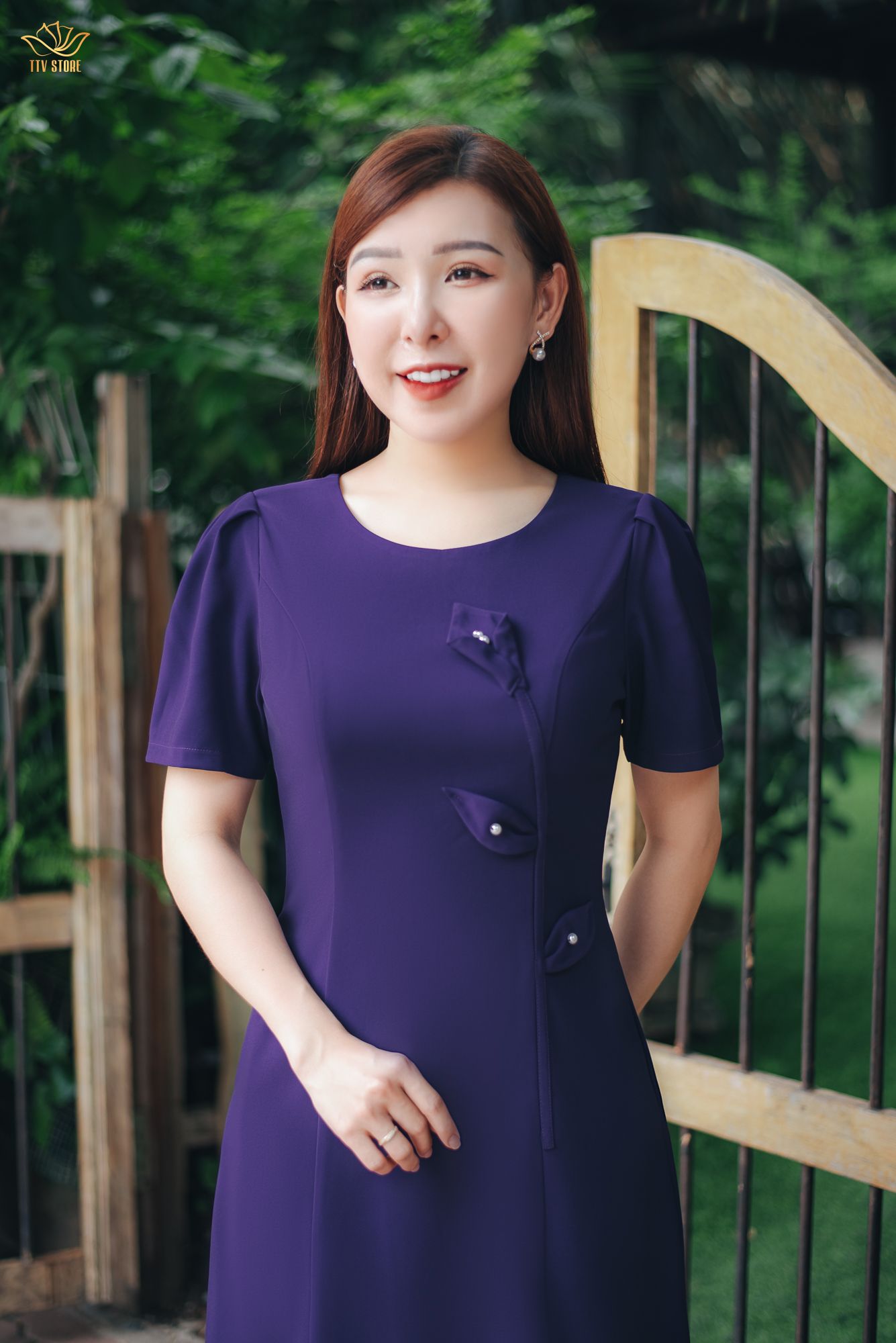 Đầm suông - Cổ tròn kết hoa tay ngắn - CV - Tím huế - TTV1614