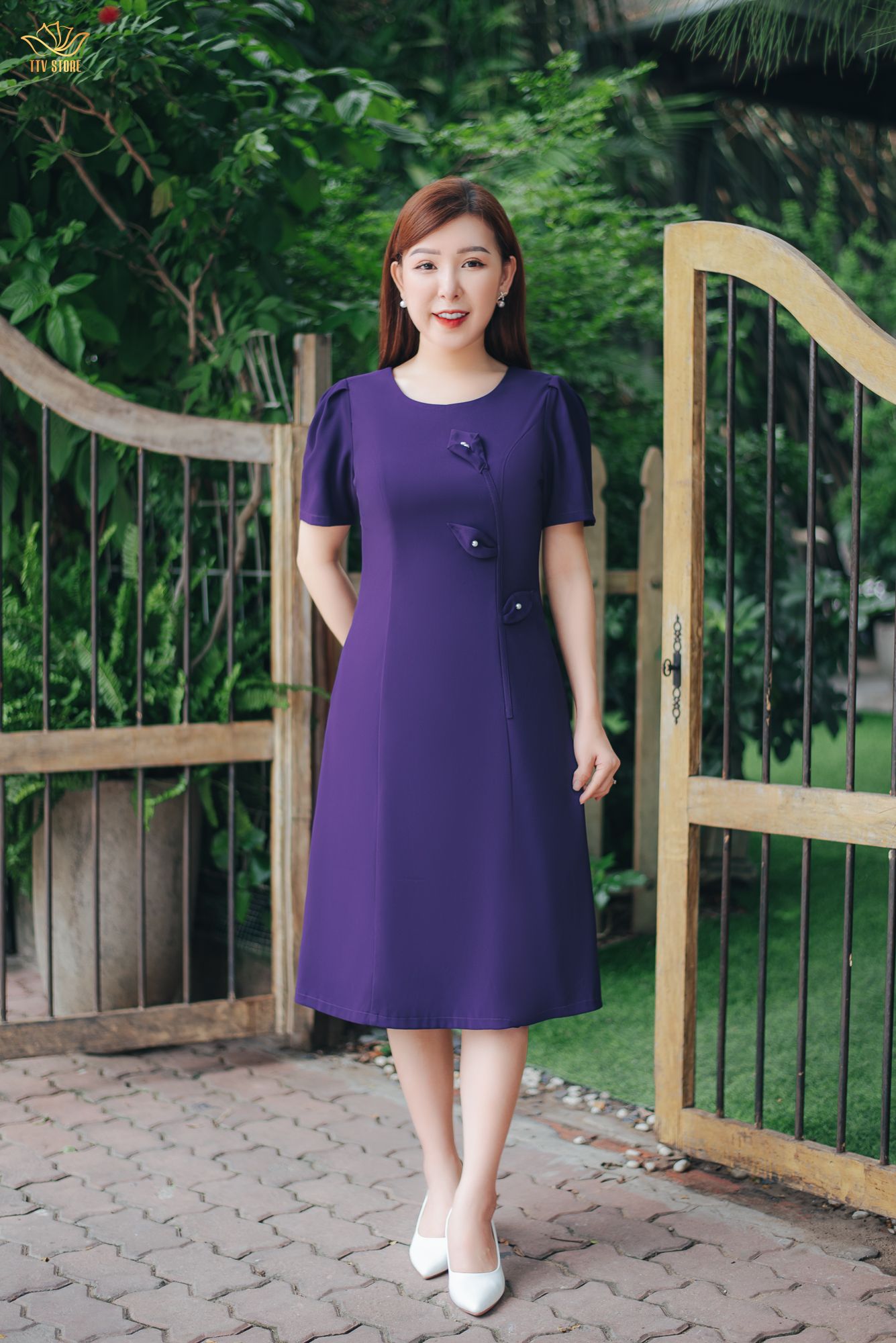 Đầm suông - Cổ tròn kết hoa tay ngắn - CV - Tím huế - TTV1614