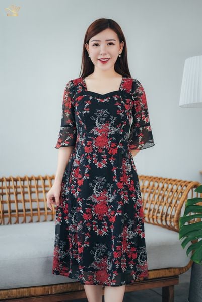 Đầm xòe - Cổ vuông tim tay chuông - CT - Đen hoa đỏ - TTV1605