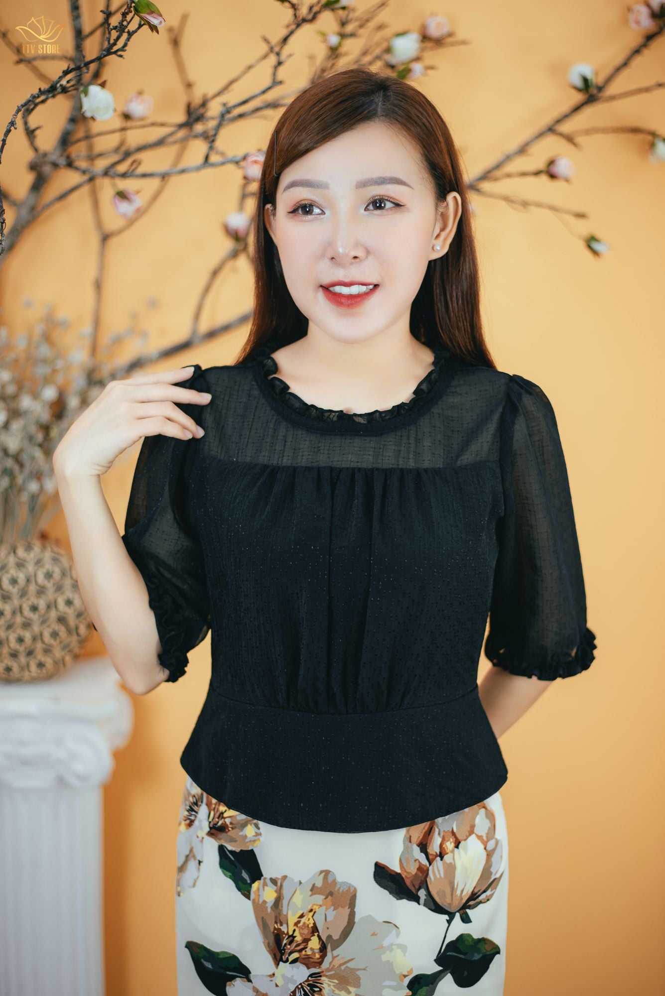 Đầm body - Cổ tròn tay lỡ - CT - Đen hoa - TTV1611