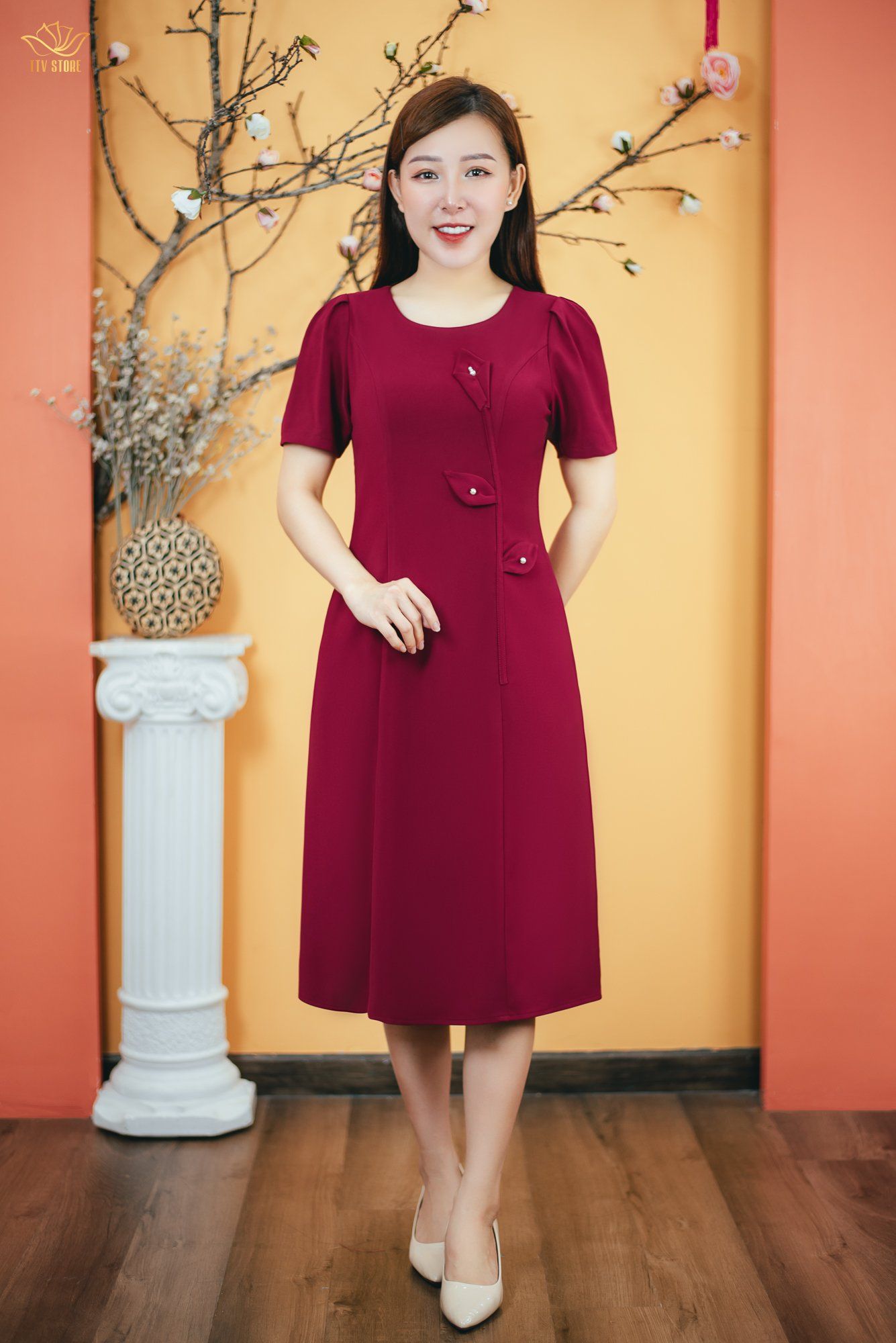 Đầm suông - Cổ tròn kết hoa tay ngắn - CV - Đỏ đô - TTV1614