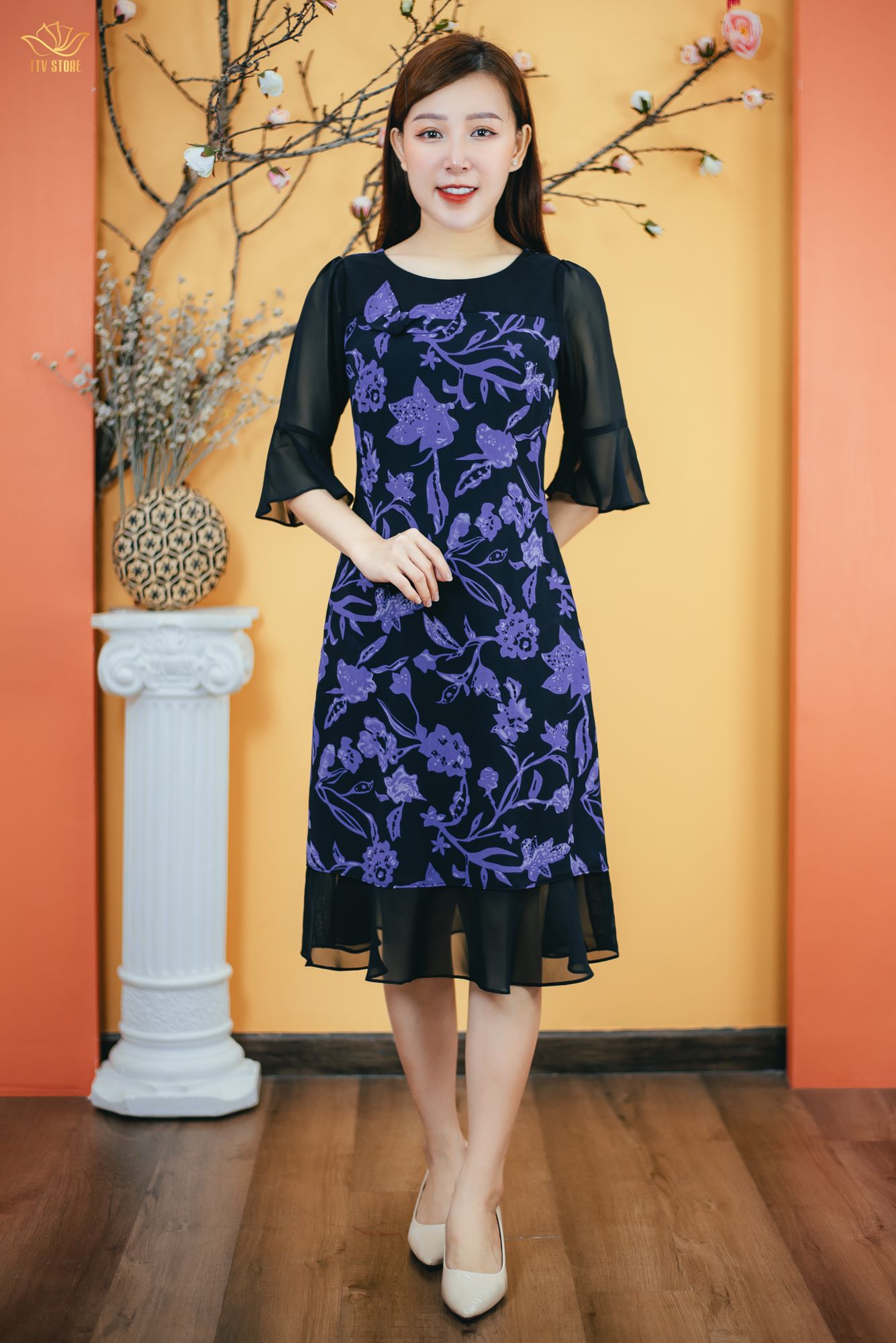 Đầm suông - Cổ tròn nơ tay chuông - CT - Đen hoa tím - TTV1623