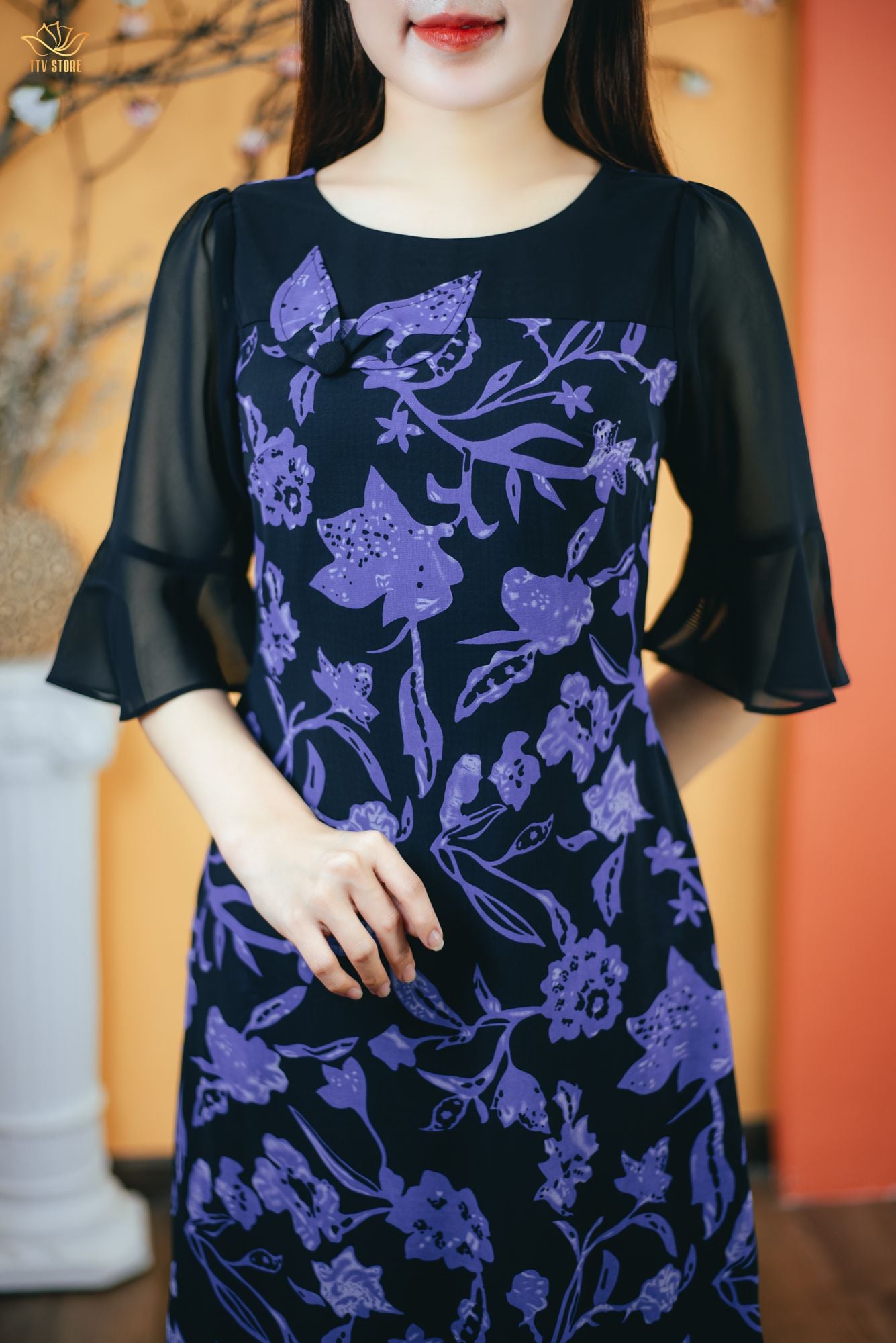 Đầm suông - Cổ tròn nơ tay chuông - CT - Đen hoa tím - TTV1623