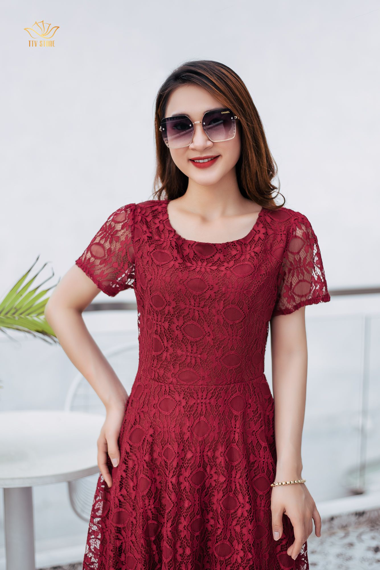 Đầm xoè ren - Cổ tròn tay ngắn - CT - Đỏ đô - TTV1079 *