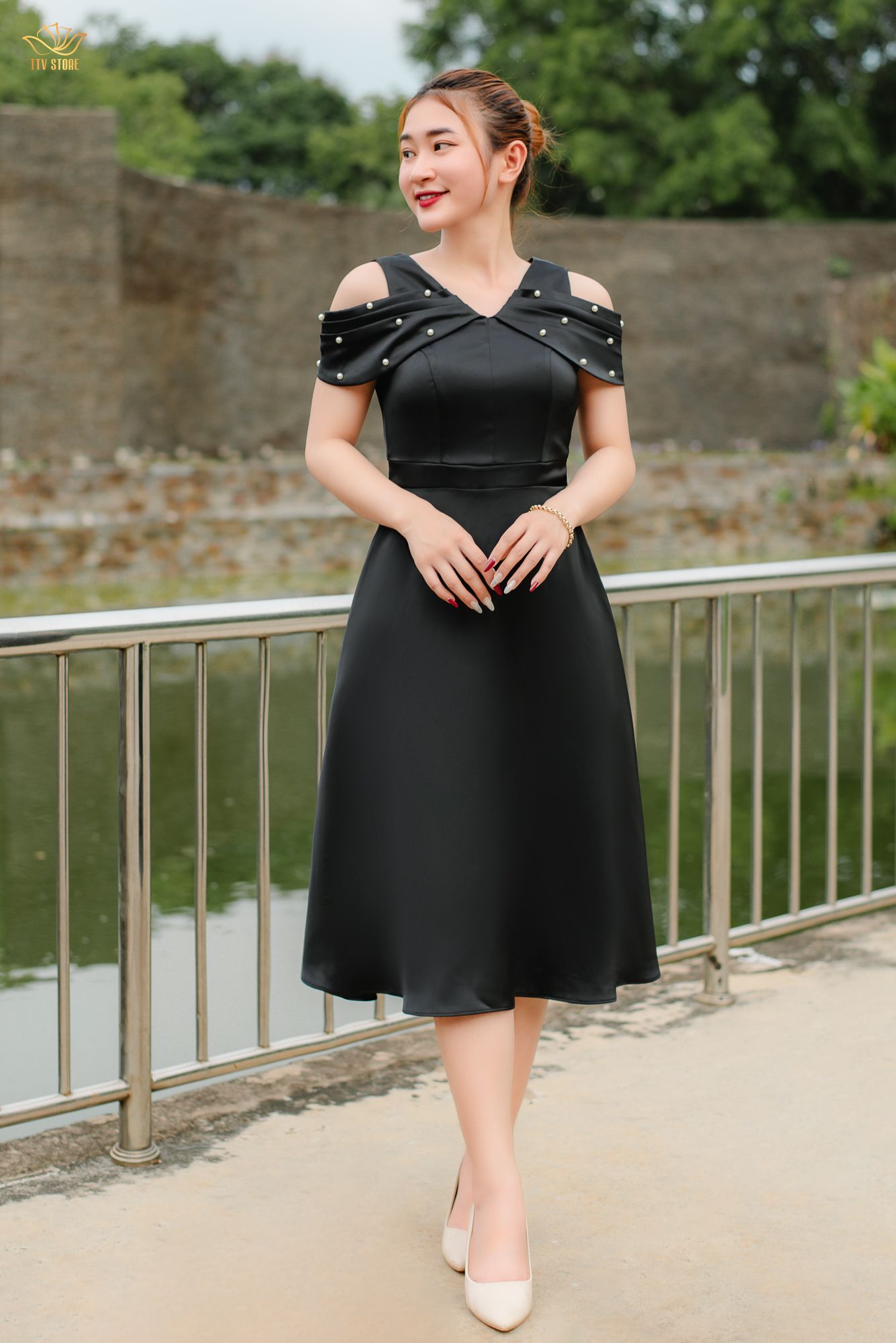 Đầm xòe - Cổ tim tay rớt vai đính ngọc - CV - Đen - TTV1375
