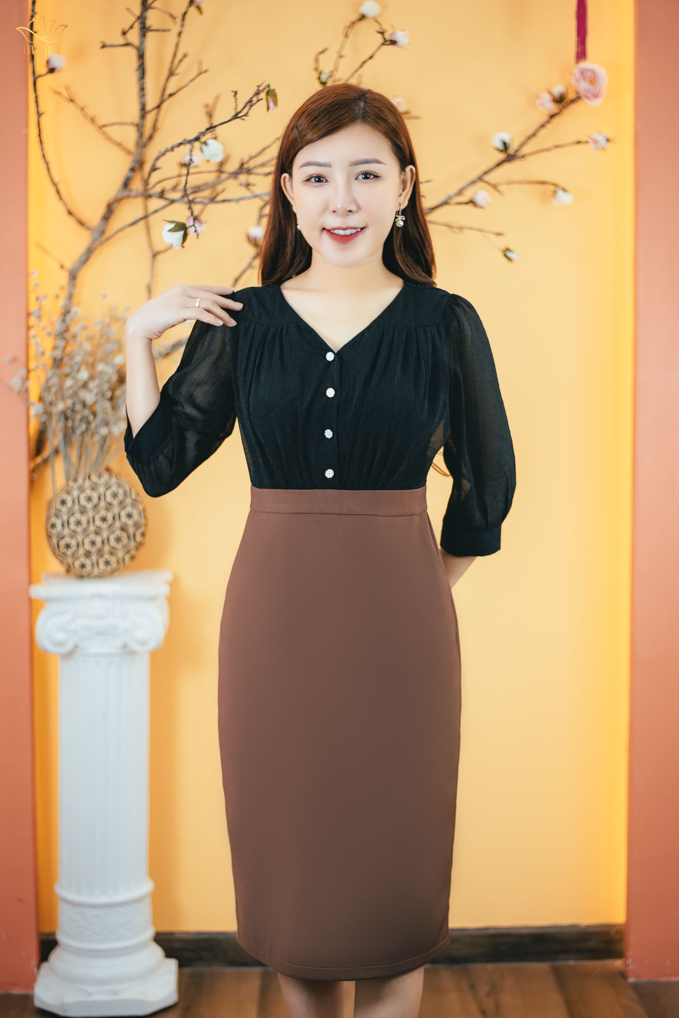 Đầm body - Cổ tim kết nút tay lỡ - CT - Đen nâu - TTV1640