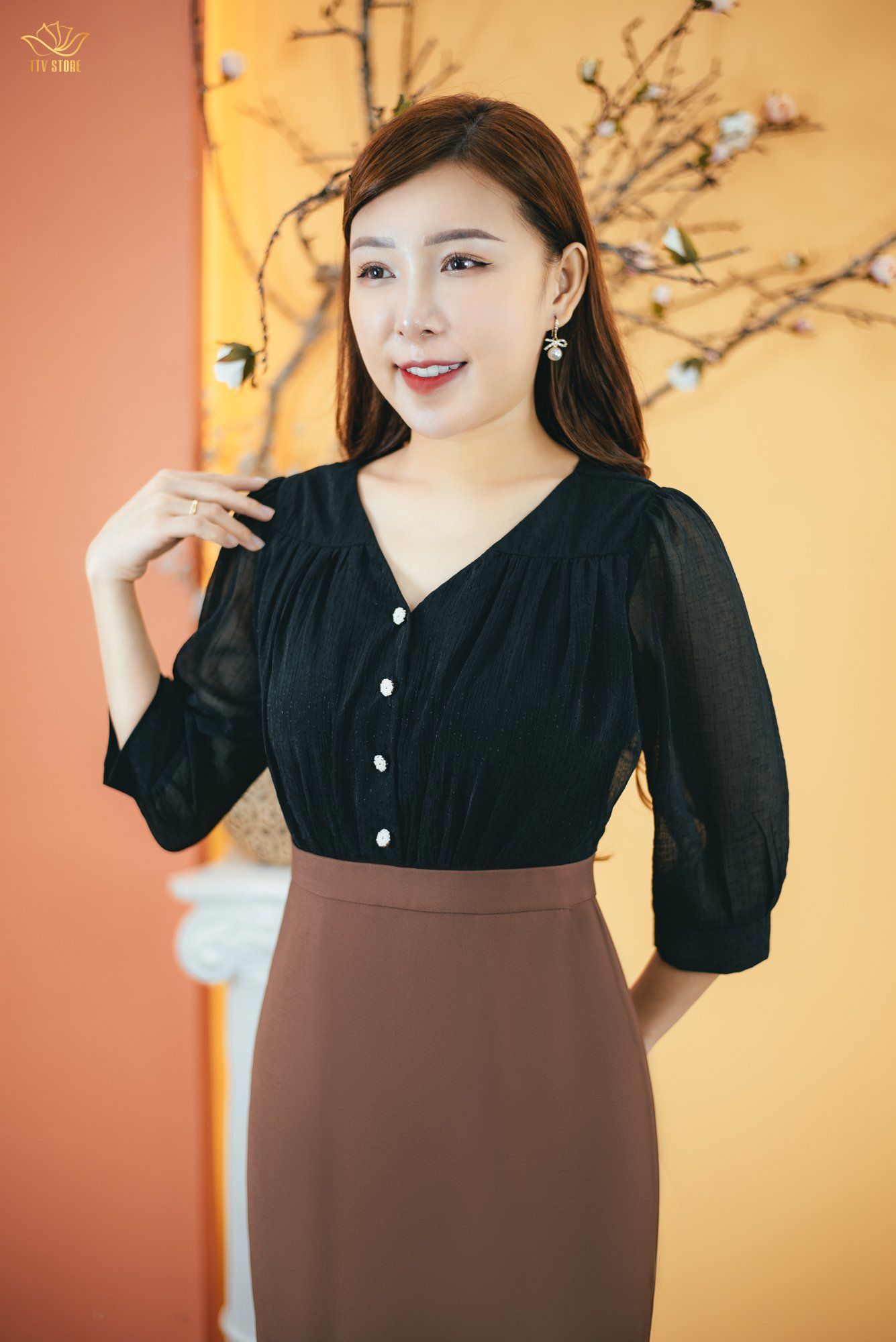 Đầm body - Cổ tim kết nút tay lỡ - CT - Đen nâu - TTV1640