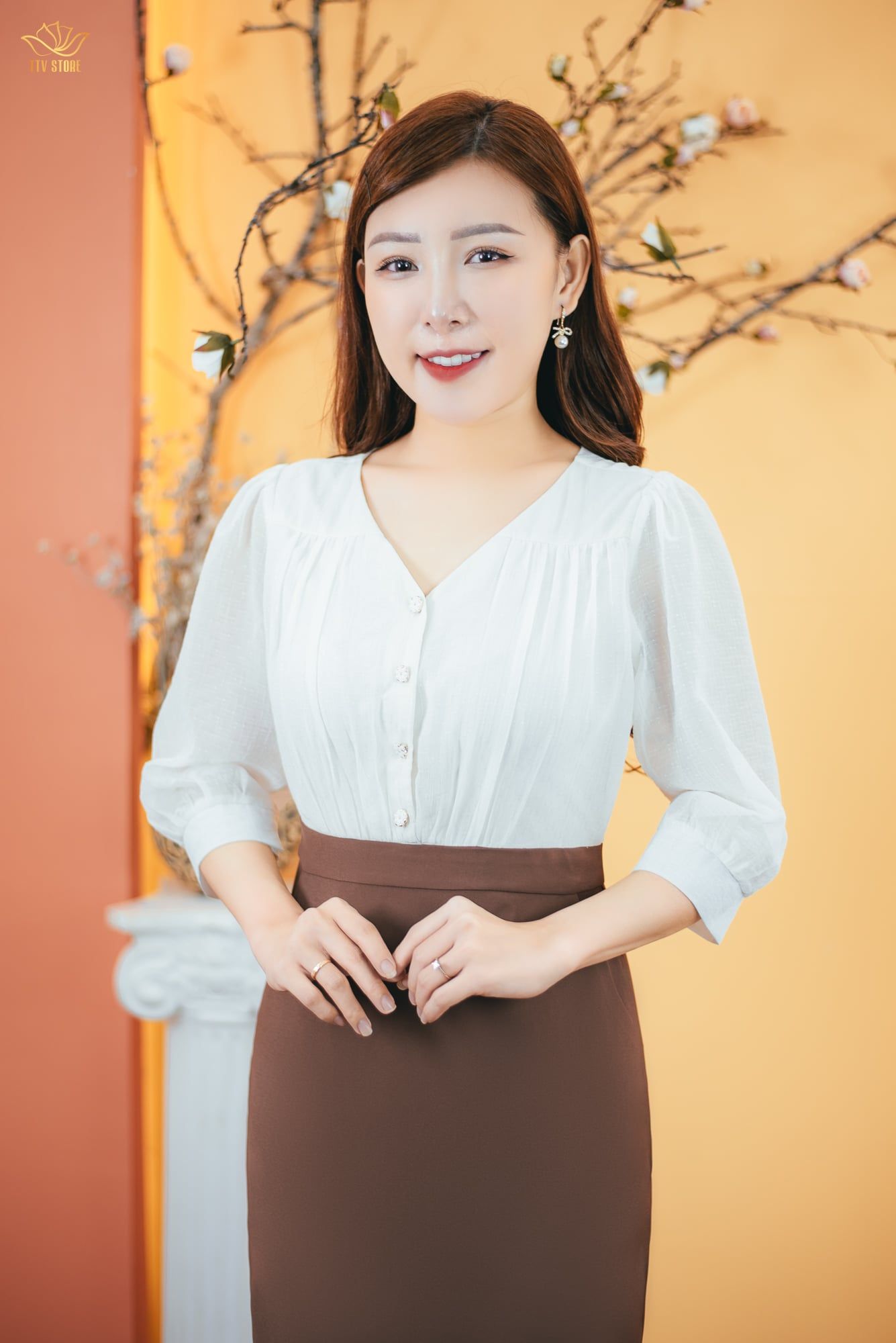 Đầm body - Cổ tim kết nút tay lỡ - CT - Trắng nâu - TTV1640