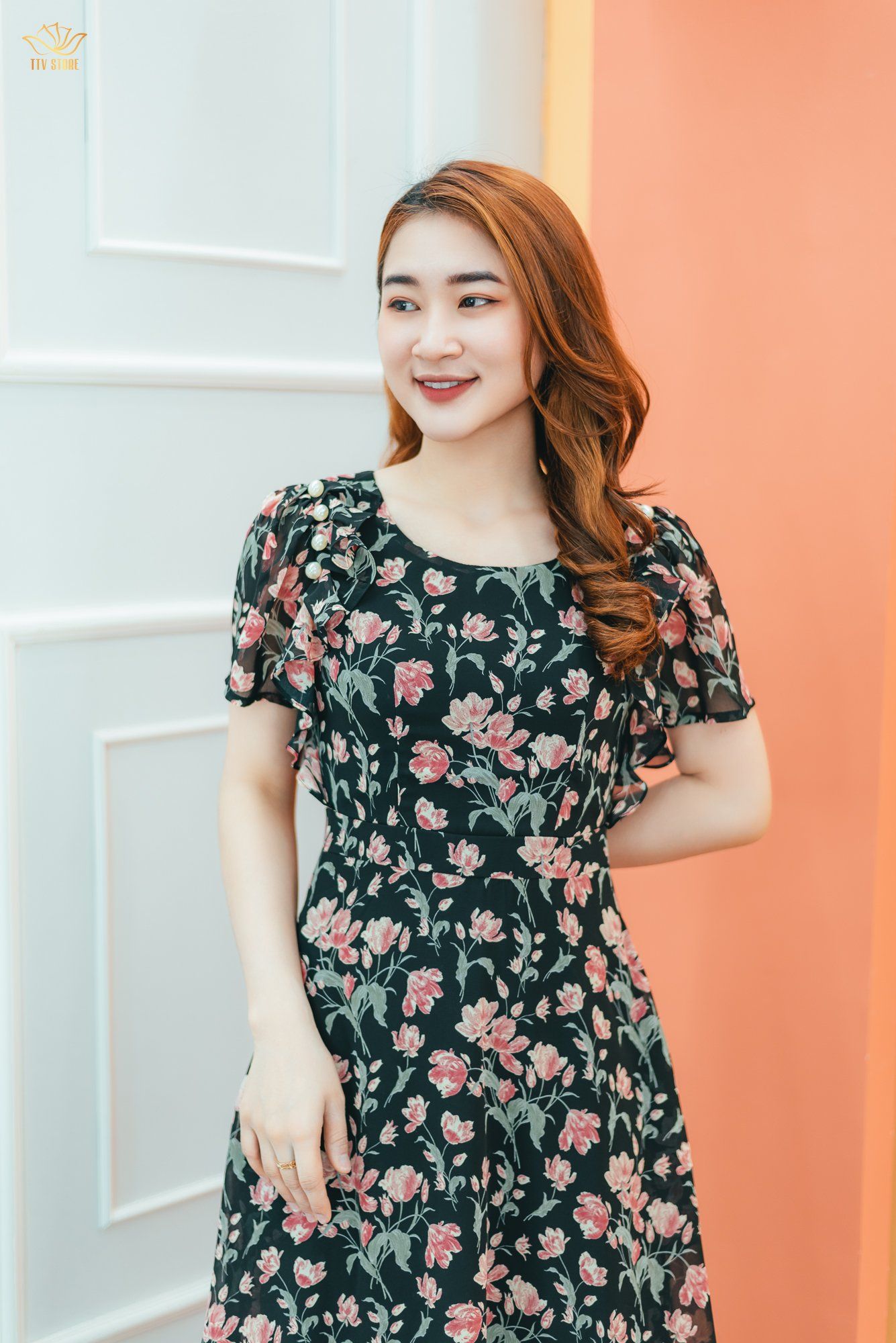 Đầm xòe - Cổ tròn bèo kết ngọc tay ngắn - CT - Đen hoa hồng - TTV1338