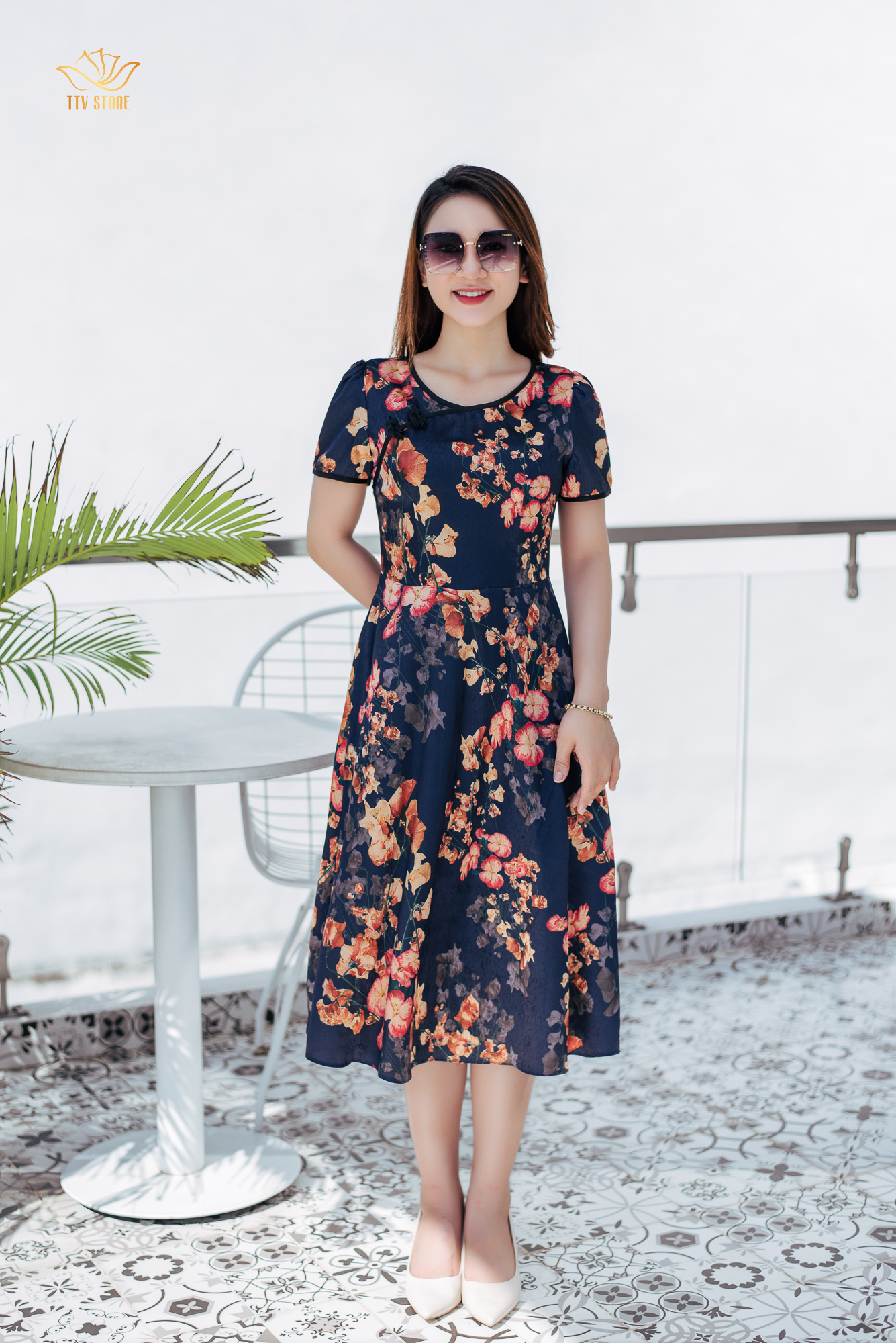 Đầm xoè - Cổ tròn tay ngắn - CD - Xanh đen hoa - TTV1109