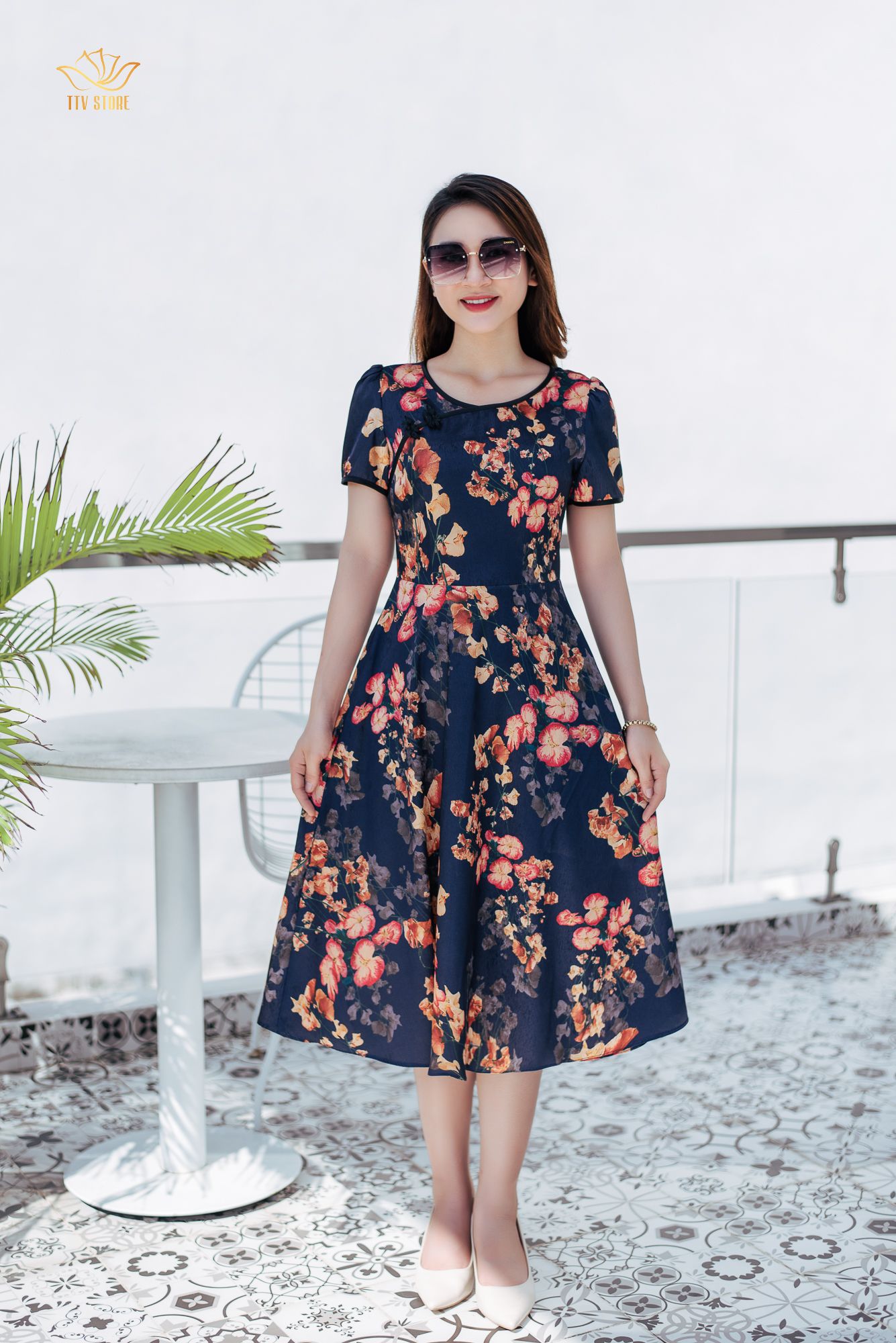 Đầm xoè - Cổ tròn tay ngắn - CD - Xanh đen hoa - TTV1109