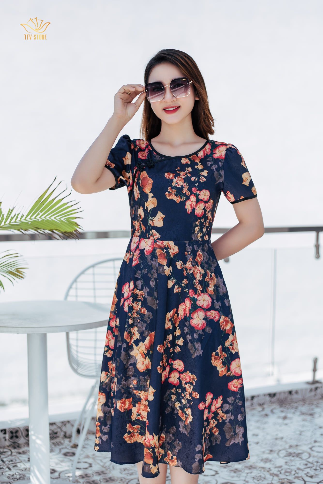 Đầm xoè - Cổ tròn tay ngắn - CD - Xanh đen hoa - TTV1109