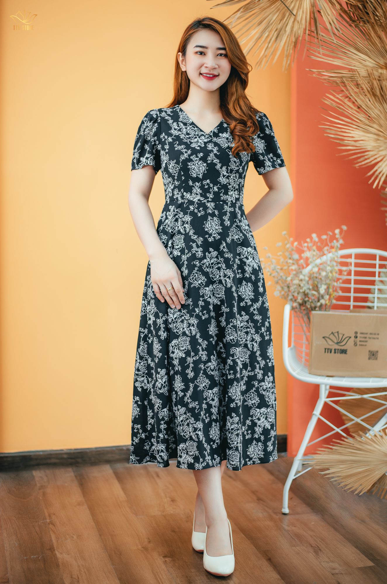Đầm xòe - Cổ tim tay ngắn - CT - Đen hoa trắng - TTV1390