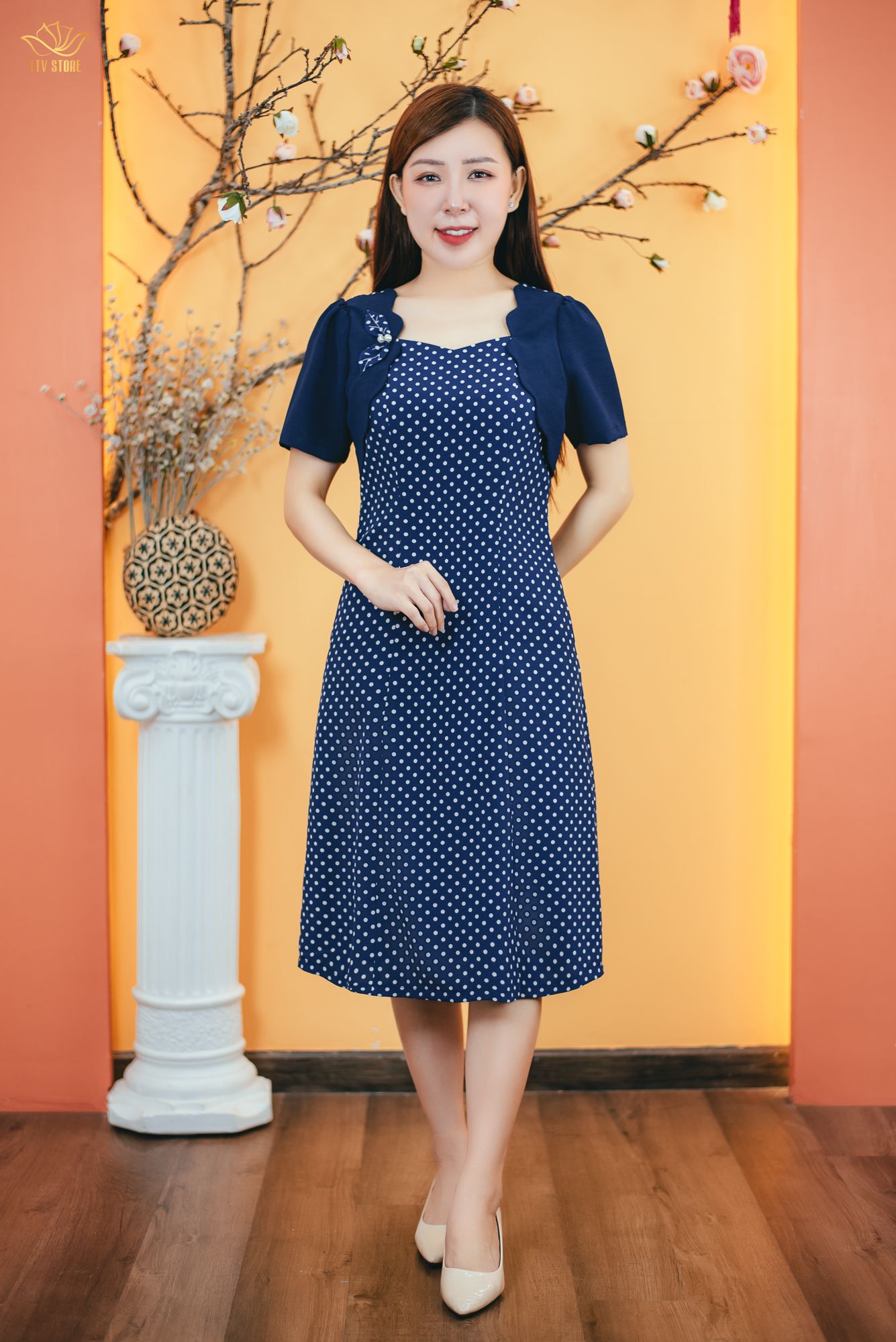 Đầm suông - Cổ vuông tim kết hoa tay ngắn - CV - Xanh chấm bi trắng - TTV1677