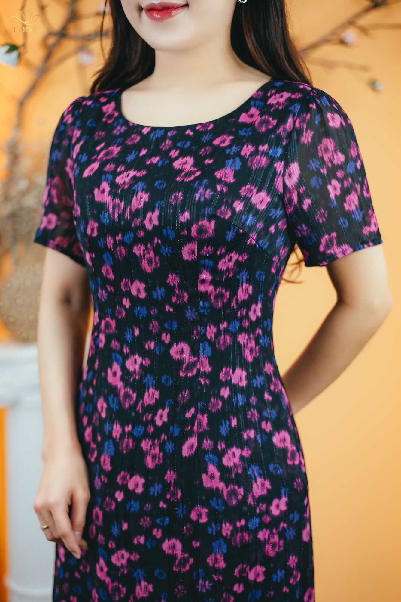 Đầm suông - Cổ tròn tay ngắn - CD - Đen hoa tím - TTV1680