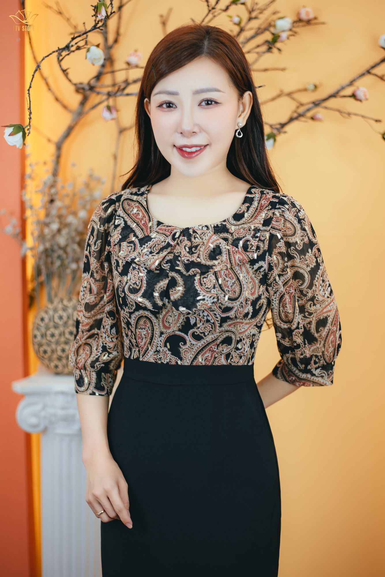 Đầm body - Cổ tròn nơ tay lỡ - CT - Đen họa tiết - TTV1701