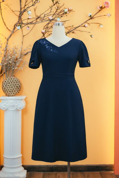 Đầm form A - Cổ tim kết hoa tay ngắn - AH - Xanh đen - TTV1702