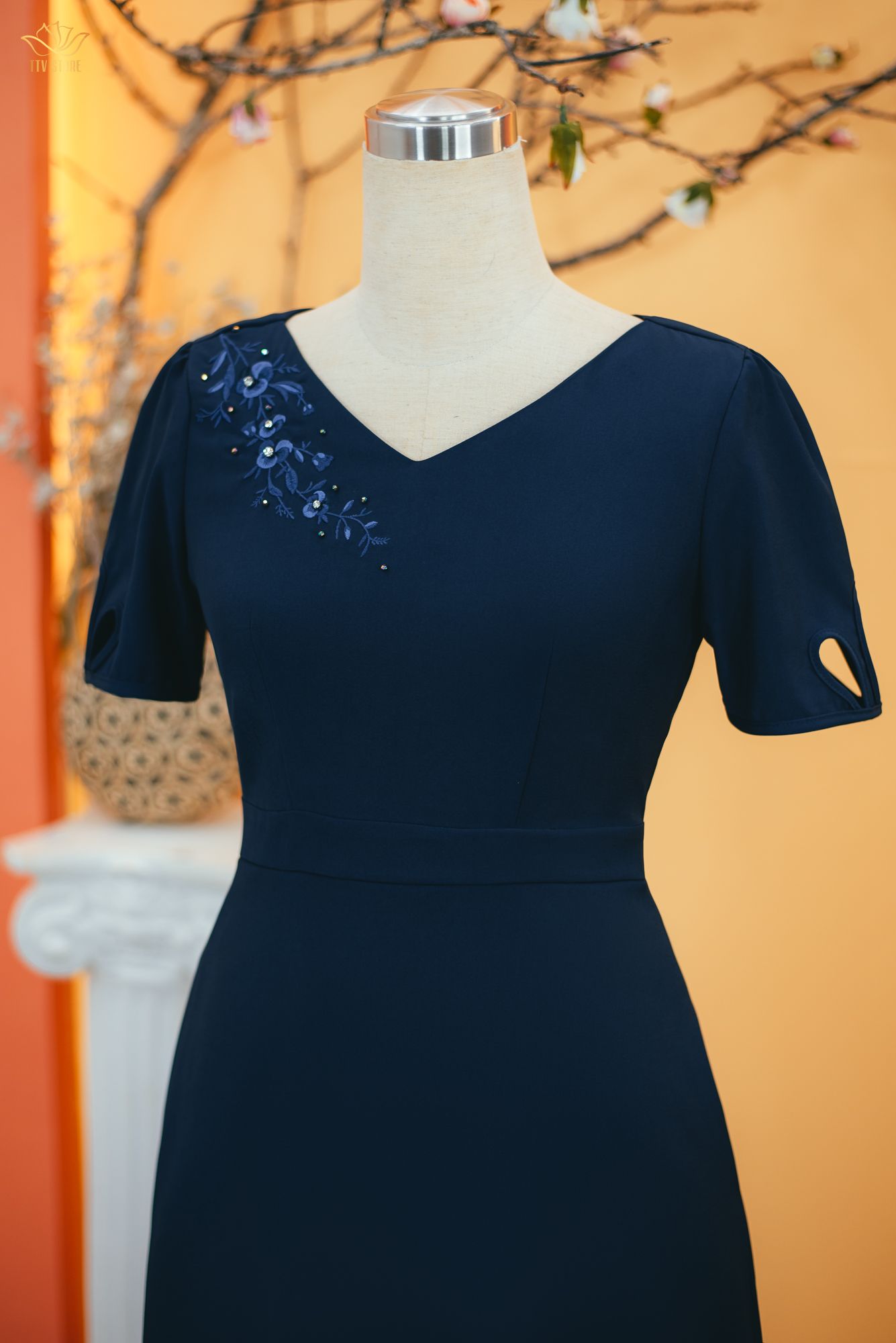 Đầm form A - Cổ tim kết hoa tay ngắn - AH - Xanh đen - TTV1702