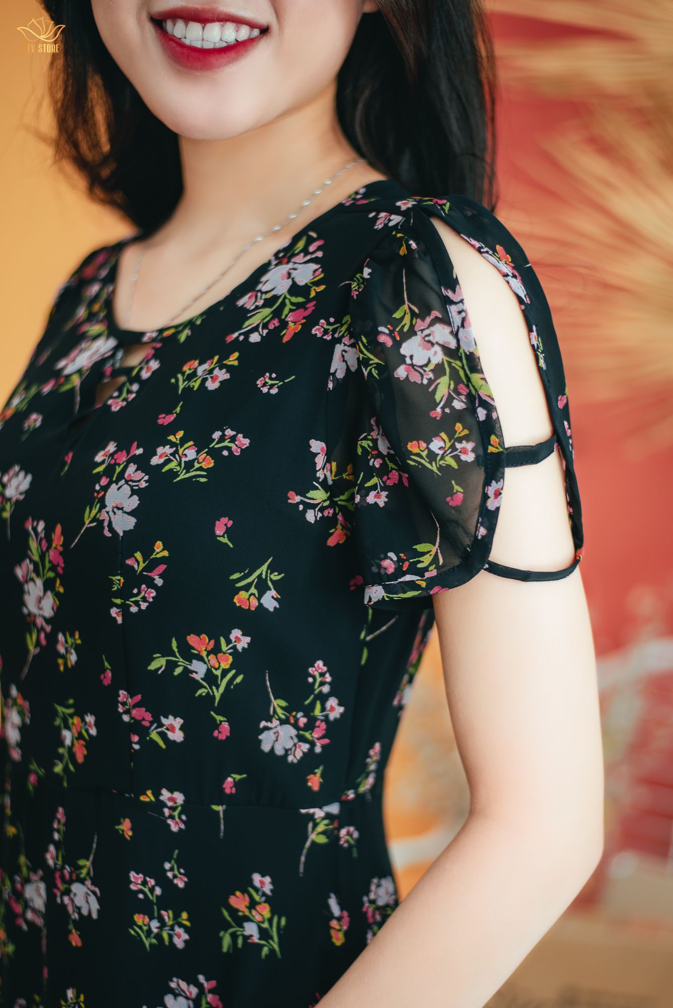 Đầm xòe - Cổ tròn khoét V tay đan dây - CT - Đen hoa - TTV1405