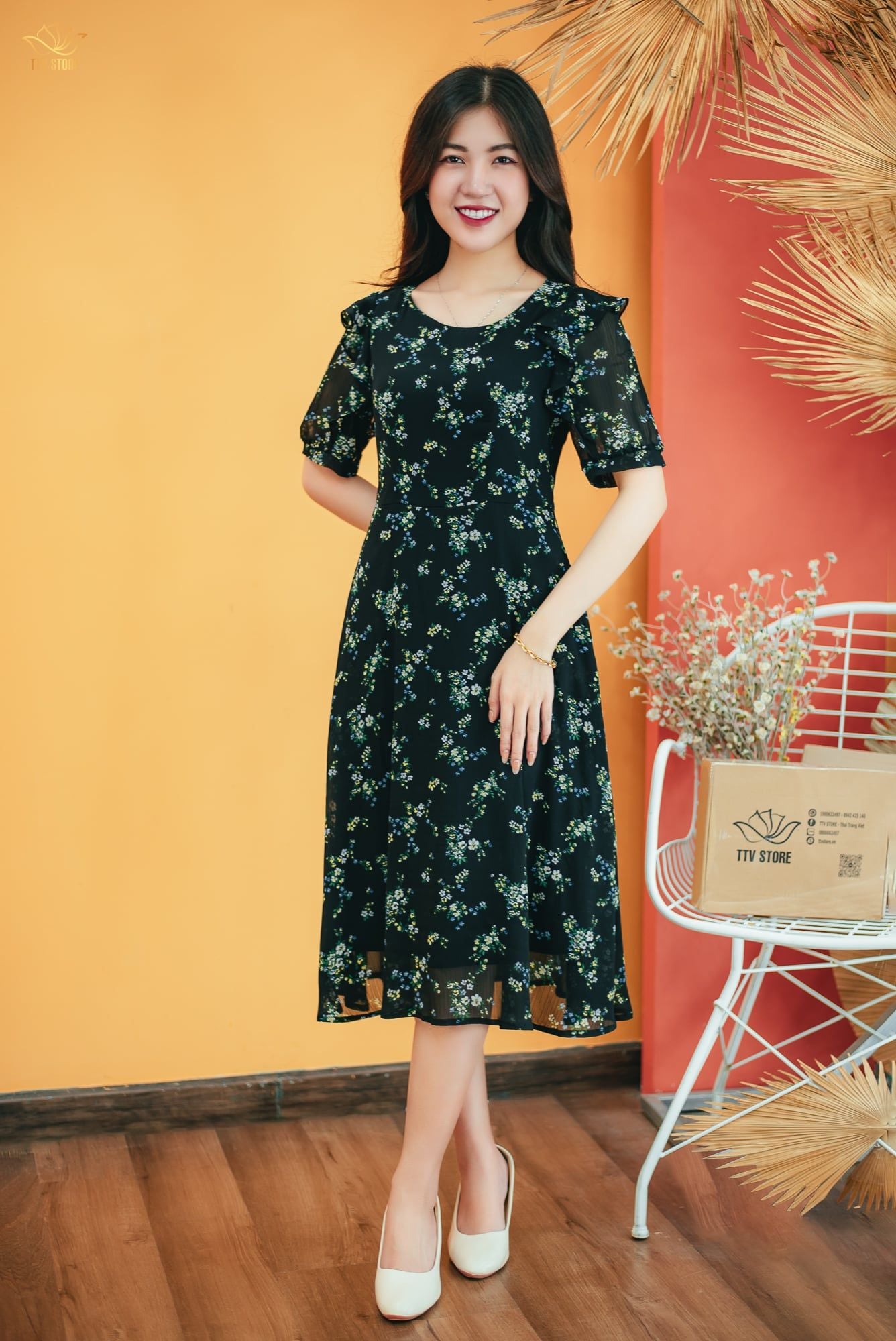 Đầm xòe - Cổ tròn bèo tay ngắn - CV - Đen hoa - TTV1410