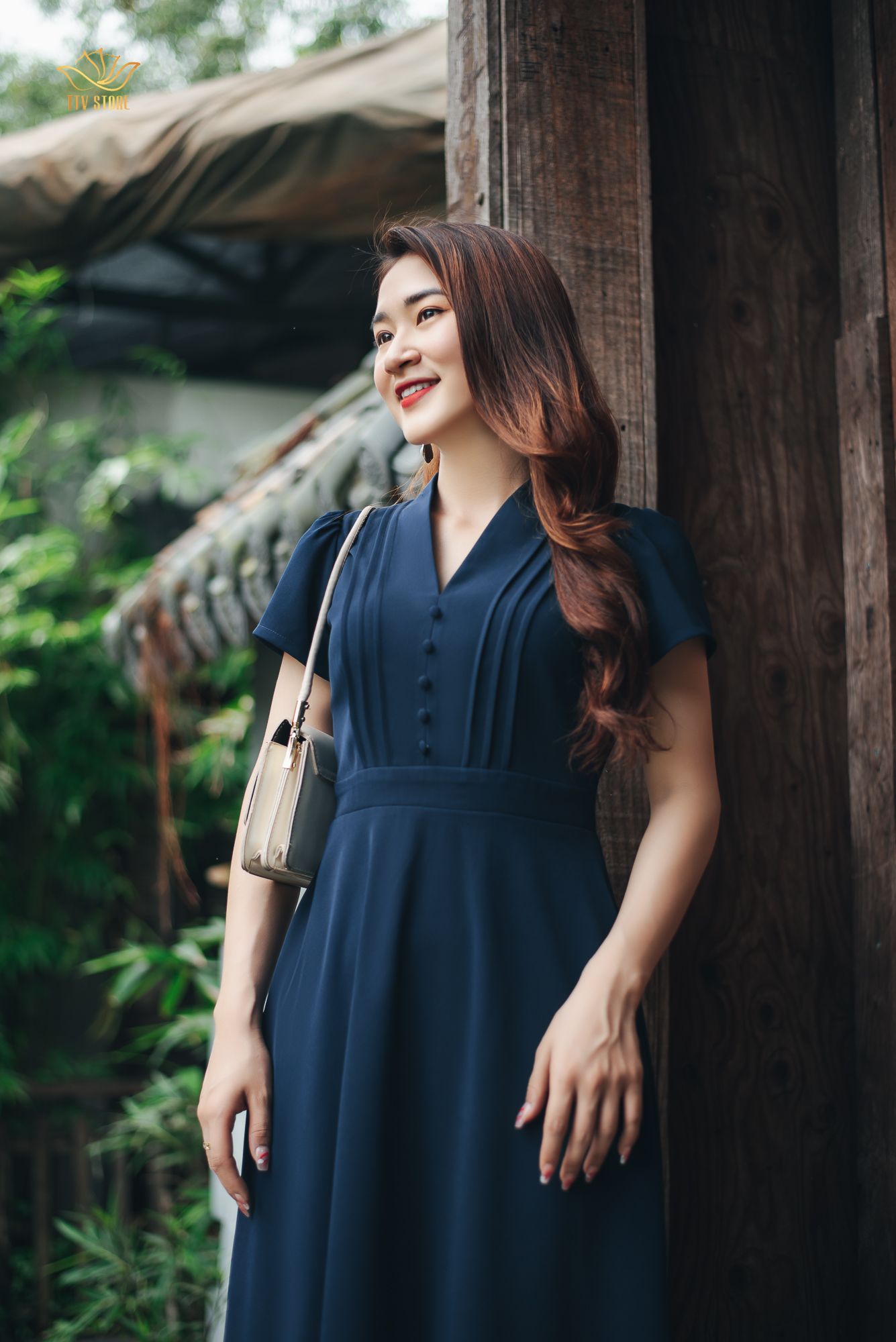 Đầm xoè - Cổ V kết nút tay ngắn - CD - Xanh đen - TTV1128