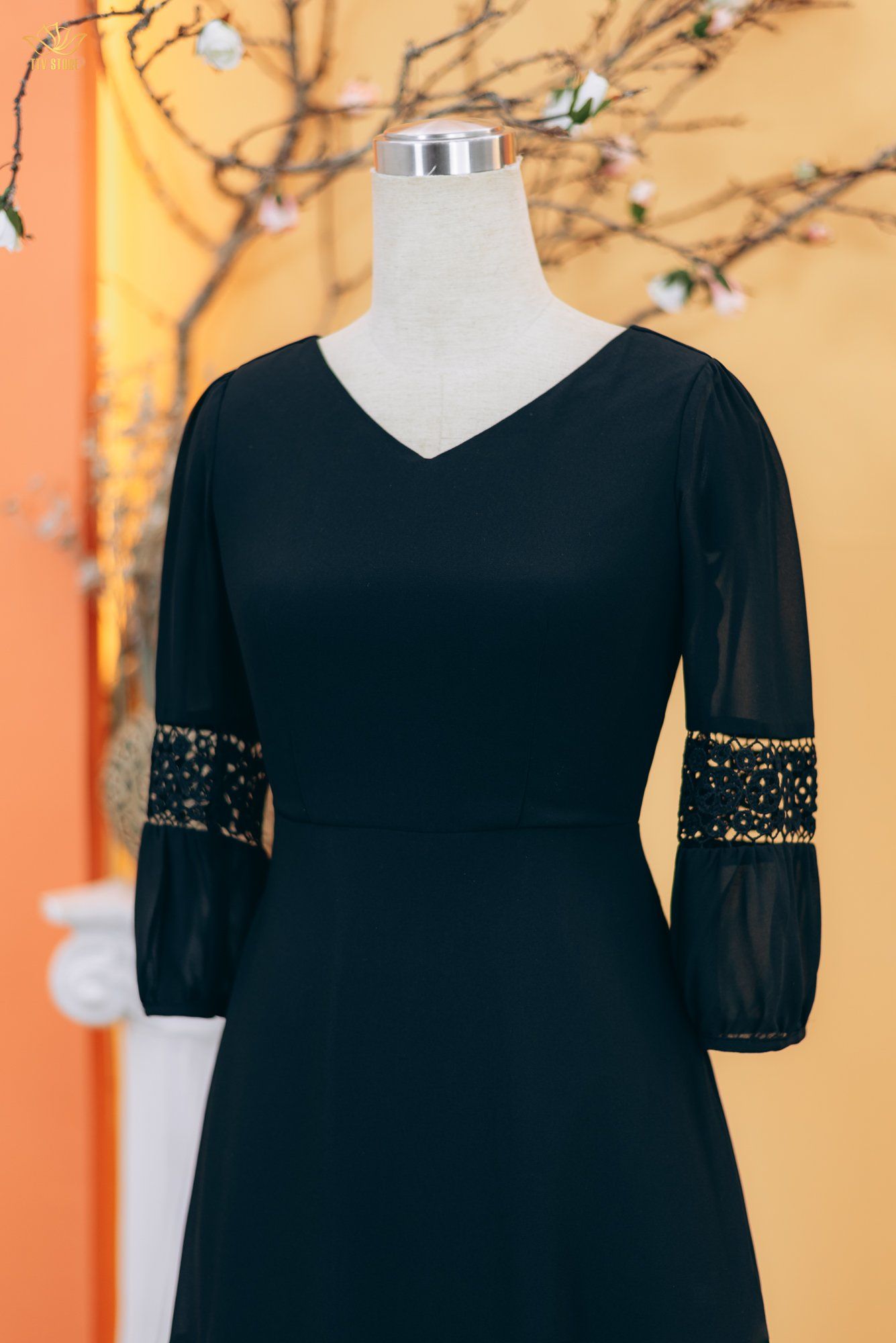 Đầm xòe - Cổ tim tay lỡ phối ren - CT - Đen - TTV1721