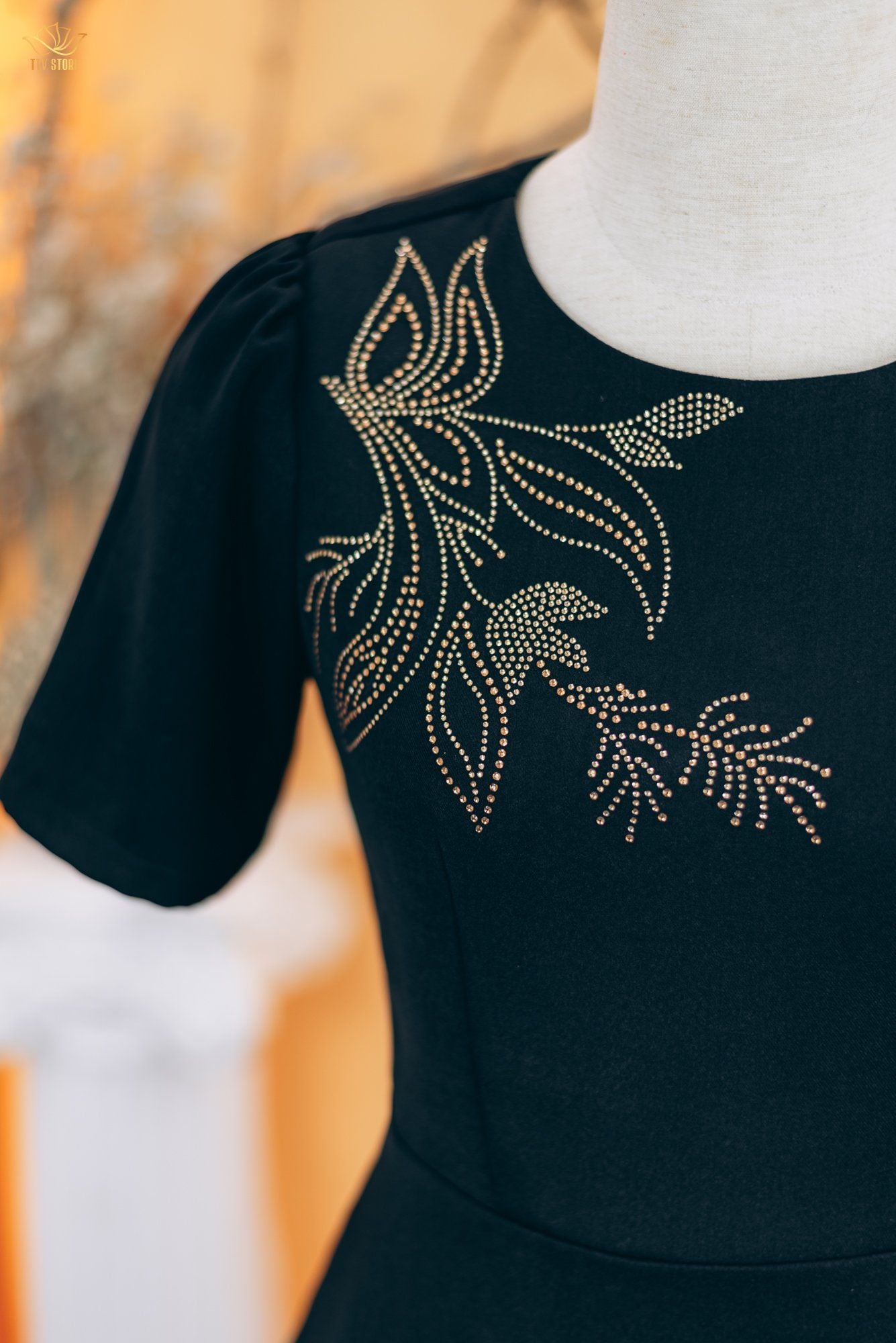 Đầm xòe - Cổ tròn kết cườm tay ngắn - CV - Đen - TTV1738